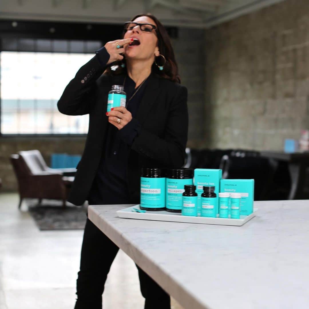 ボビー・ブラウンのインスタグラム：「These gummies are so good. Hope to be in stock soon. First sell out in store and online.  I have a small personal stock. Tag your friends and I’ll send a few bottles out tomorrow. #sooncome @evolution_18 @walmart #beautyneveryastedsogood」