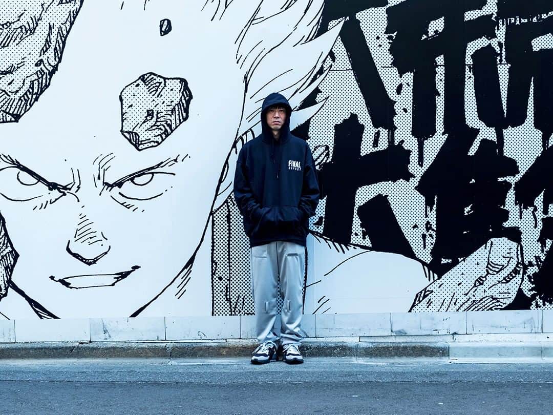 のインスタグラム：「現在発売中の『GQ JAPAN』6月号では、ストリートカルチャーをつくるヒーローたちを特集。現在、建替工事中の渋谷PARCO前を通った人なら必ず目にしたことがある『AKIRA』のアートウォール。それを原作者の大友克洋とともに手がけているのがコラージュアーティストの河村康輔だ。展示は今年の夏までなので、まだ見たことがない方は足を運んでみよう！ #akira #アキラ #河村康輔 @kosukekawamura Photo: Tohru Yuasa Words: Toshiaki Ishii」