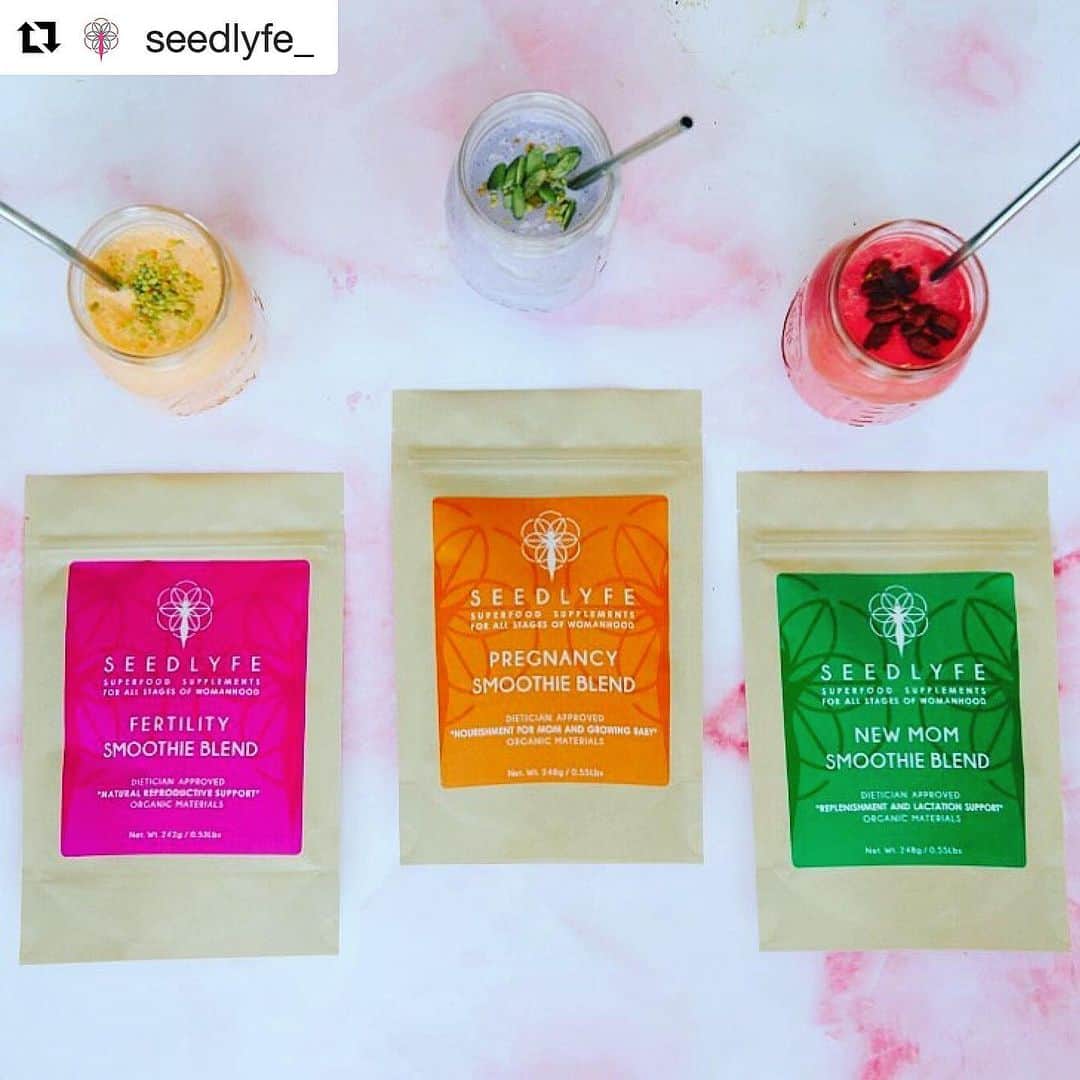 アンナ・ローソンのインスタグラム：「#Repost @seedlyfe_ ・・・ “I prefer living in color.” ~David Hockney. So do we over here at @seedlyfe_ ! When we @lbreggy @annarawson were coming up with our vision for our company we wanted our products to feel happy and uplifting like rainbows 🌈 unicorns 🦄 and sunshine☀️and thought nothing does that more than bright joyful colors that ignite ones spirt to feel vital and alive! We chose the color hot pink  for fertility because it’s soft and strong yet feminine (our logo is the seed of life surrounded by the sacred feminine - To us it mean she who holds the seed to birth the beginning of all things). the pregnancy smoothie we did orange for the sacral chakra which is where your reproductive organs are. It’s a place you create from. The energy in this area holds your sexuality. Green we used for our new mom blend because it’s the color of the heart chakra where we hold compassion and we love from. We have a bunch of other amazing  blends of all different colors for all the stages of womanhood launching soon so stay tuned.」
