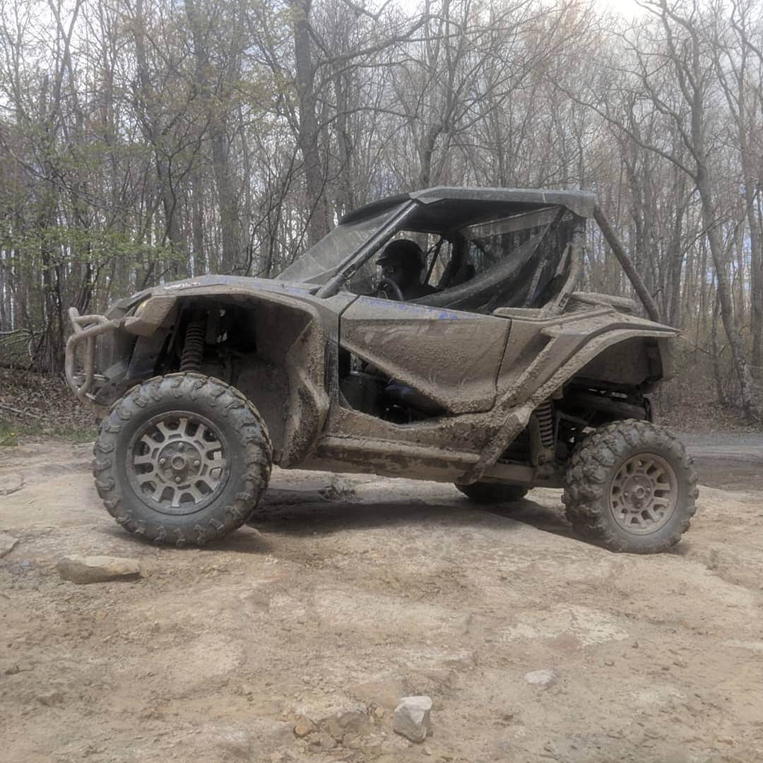 Honda Powersports USさんのインスタグラム写真 - (Honda Powersports USInstagram)「Ride dusty.  Ride muddy.  Ride red.  Ride side by side.  #lifeisbettersxs #hondasxs #hondatalon #utv #sxs 📸: @jayceedooley759」5月15日 8時32分 - honda_powersports_us