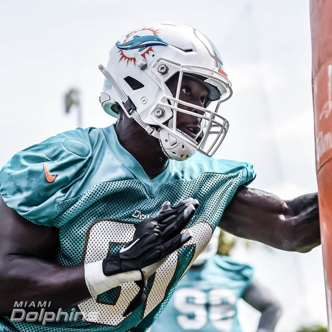 マイアミ・ドルフィンズさんのインスタグラム写真 - (マイアミ・ドルフィンズInstagram)「Day ✌️ work」5月15日 8時48分 - miamidolphins