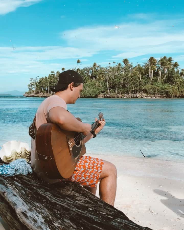 シェパードのインスタグラム：「Feel another trip to PNG coming on ❤️ one of our favourite places in the world. #eastnewbritain #sheppard #hometown」