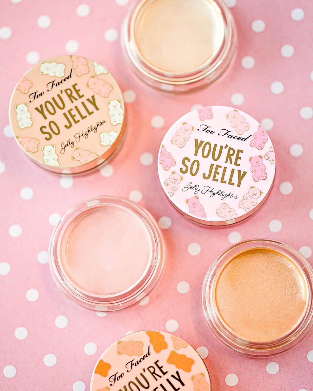 Too Facedさんのインスタグラム写真 - (Too FacedInstagram)「Make em' JELLY 😏 Create a strobing glow effect on your face and body with our Tutti Frutti scented You're So Jelly Highlighters! ✨ Get yours at @ultabeauty #toofacedtutti #toofaced」5月15日 9時03分 - toofaced