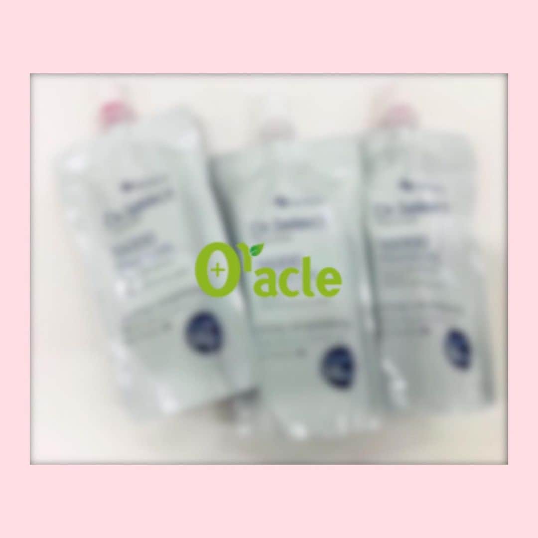 オラクル美容皮膚科東京新宿院さんのインスタグラム写真 - (オラクル美容皮膚科東京新宿院Instagram)「beuatyworld  JAPAN 参加♥️﻿ 5月13日（月）～15日（水）﻿ 東京ビックサイトで開催中のビューティーワールドジャパンに参加してまいりました♥️﻿ ﻿ 広ーい会場に﻿ 今年も面白そうなブースがたくさん😍﻿ ﻿ 一気にテンション上がりました😍﻿ ﻿ 美容の最新トレンドは今、﻿ ﻿ 💎生プラセンタ ﻿ 💎酵素 ﻿ 💎ヒト幹細胞﻿ ﻿ この3成分のドリンクやコスメがかなり目立っており、多かったです👌﻿ ﻿ 個人的にはプラセンタゼリーが美味しい上にピンクのゼリーでお肌によさそう💗﻿ ウイダーインゼリーの入っているパックの容器のような→チアパックというそうです。﻿ ﻿ 外でも気軽に飲めそうでお腹にたまりそう。﻿ 置き換えダイエットにもよさそうで、お肌にもよさそう💗﻿ ということで、、、個人的にお買い上げ～😅﻿ ﻿ ブースの飾りつけやPOPも可愛い💕﻿ 華やかでした💗﻿ ﻿ このような最新の美容イベントに参加することは﻿ トレンドに触れることができる大切な時間で、﻿ そして女性であれば楽しいしワクワクする時間です💗 ﻿ そして、オラクル美容皮膚科では﻿ このようなイベントは積極的に参加し、﻿ 新しい美容情報を得て、﻿ クリニックでも取り入れるものがないか、﻿ 常に美容のアンテナを張り巡らせてております💗﻿ ﻿ 今回も貴重なお時間をいただきました🙇‍♀️﻿ ﻿ ━━━☆・‥…━━━☆﻿ 【オラクル美容皮膚科】﻿ ※完全予約制※﻿ ※クリニック不定休※﻿ .﻿ フリーダイヤル﻿ ☎0120-905-696﻿ 受付時間 9:00～21:00［年中無休］﻿ LINE🆔：@oracle.jp﻿ ☆・‥…━━━☆・‥…━━━☆﻿ #オラクル美容皮膚科 #オラクル #美容皮膚科 #ビューティワールドジャパン  #ビューティーワールドジャパン2019 #プラセンタ #ヒト幹細胞 #酵素 #美容好きな人と繋がりたい #美容好きさんと繋がりたい  #韓国美容 #얼짱 #オルチャン #美容女子﻿ #피부관리 #미백 #미백관리﻿ #미용피부과 #美容 #美容情報」5月15日 9時00分 - oraclejp