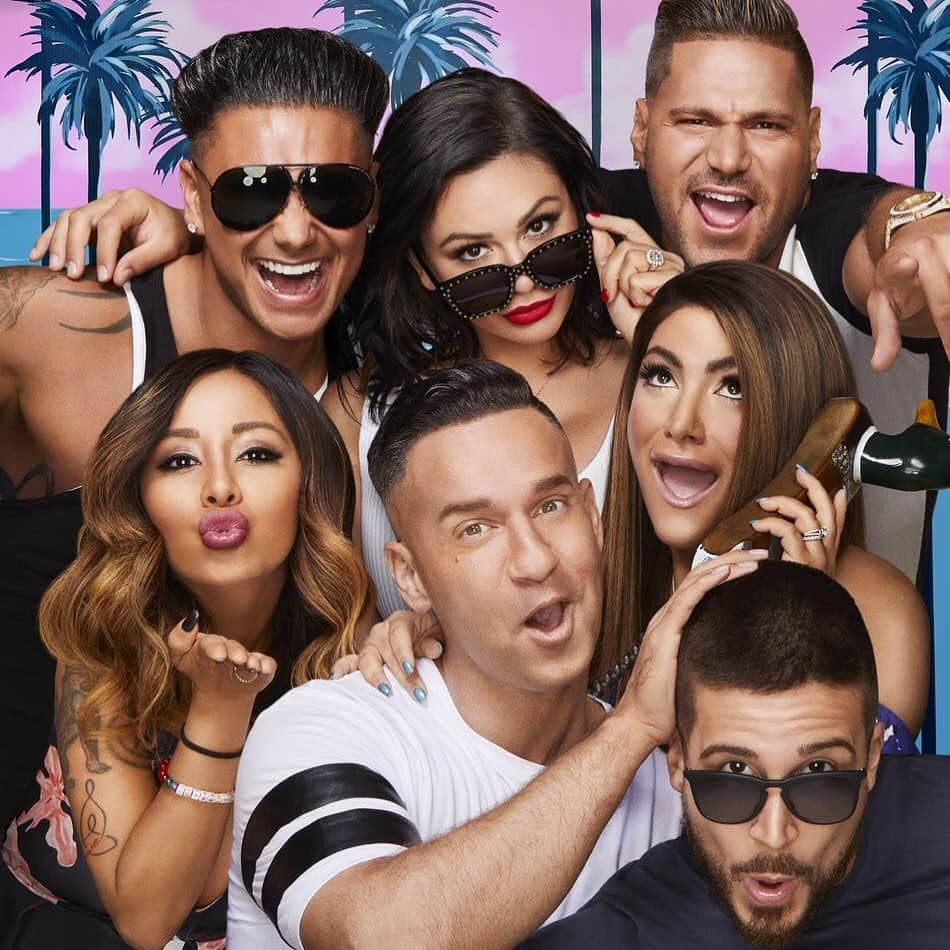 ジェイワウさんのインスタグラム写真 - (ジェイワウInstagram)「Yassss #jsfamilyvacation is nominated for reality royalty for the 2019 MTV Movie & TV Awards!!👑 Be sure to vote for @jerseyshore (link in my story)🔥🔥🙌🏽🙌🏽」5月15日 9時33分 - jwoww