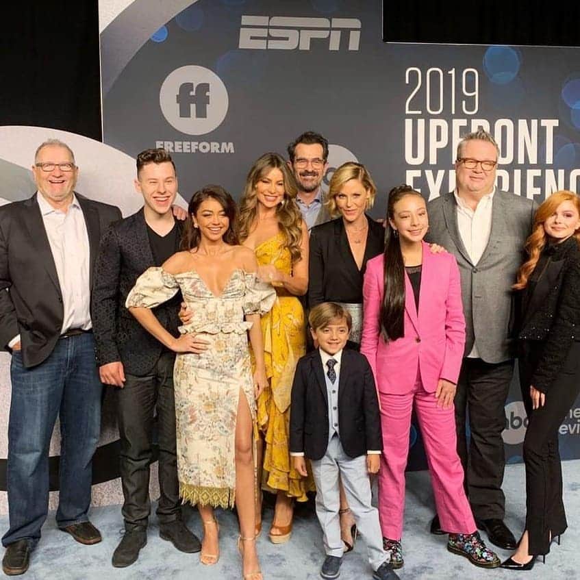 Nolan Gouldのインスタグラム：「Family reunion! Celebrating season 11 of @abcmodernfam at #abcupfront」