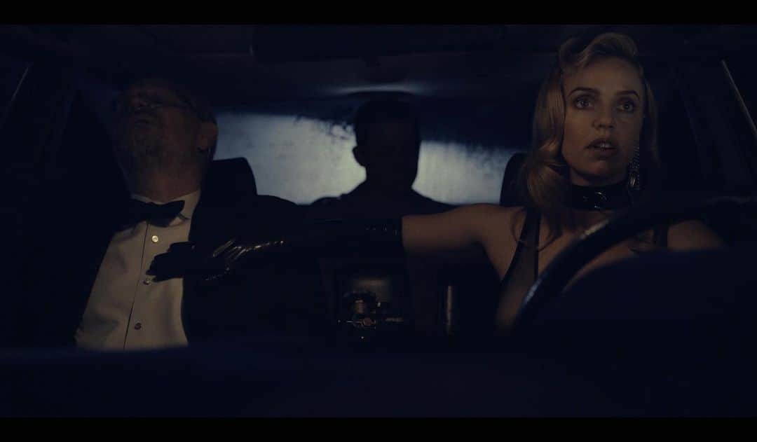 アナベル・ウォーリスのインスタグラム：「These beauties @itsmekelligarner @jaredharris star in @josephshabason stunning new music video for “I don’t want to be your love”  directed by Zach Shields. Have a watch...it’s all sorts of visual stimuli and sensory massages ❤️ WoW https://youtu.be/Z53dgZZZP7E」