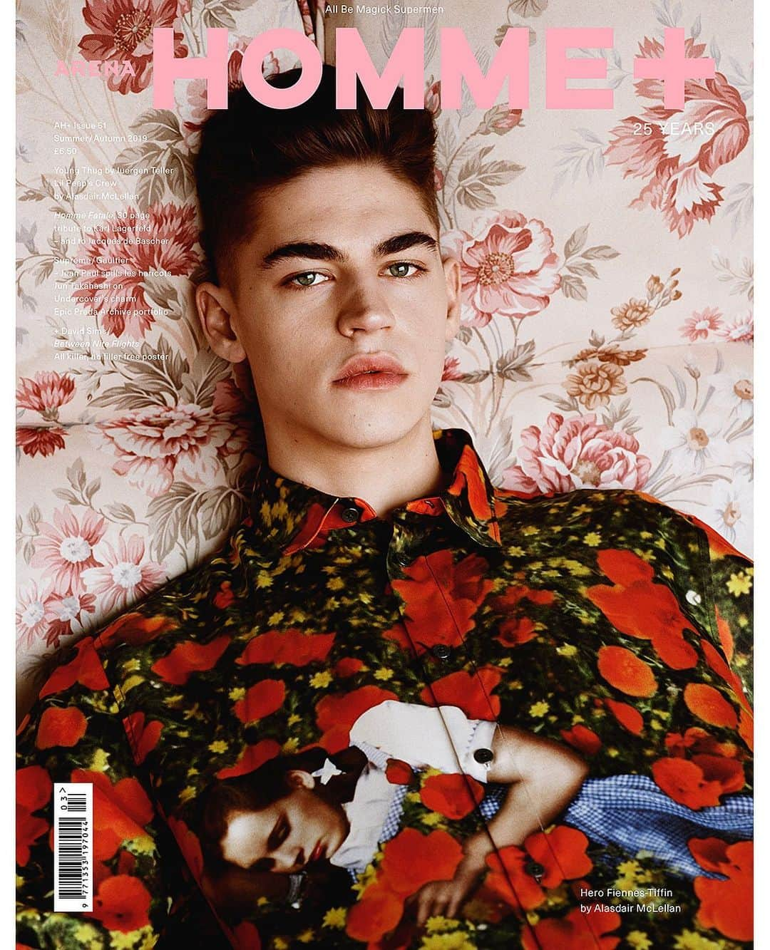 Just Jaredさんのインスタグラム写真 - (Just JaredInstagram)「@hero_ft poses with floral prints on the cover of @thehommeplusmag’s latest issue! Tap the link in bio to see more pics from his shoot - including a shirtless one! #HeroFiennesTiffin #ArenaHommePlus Photos: @thehommeplusmag, @alasdairmclellan」5月15日 9時42分 - justjared