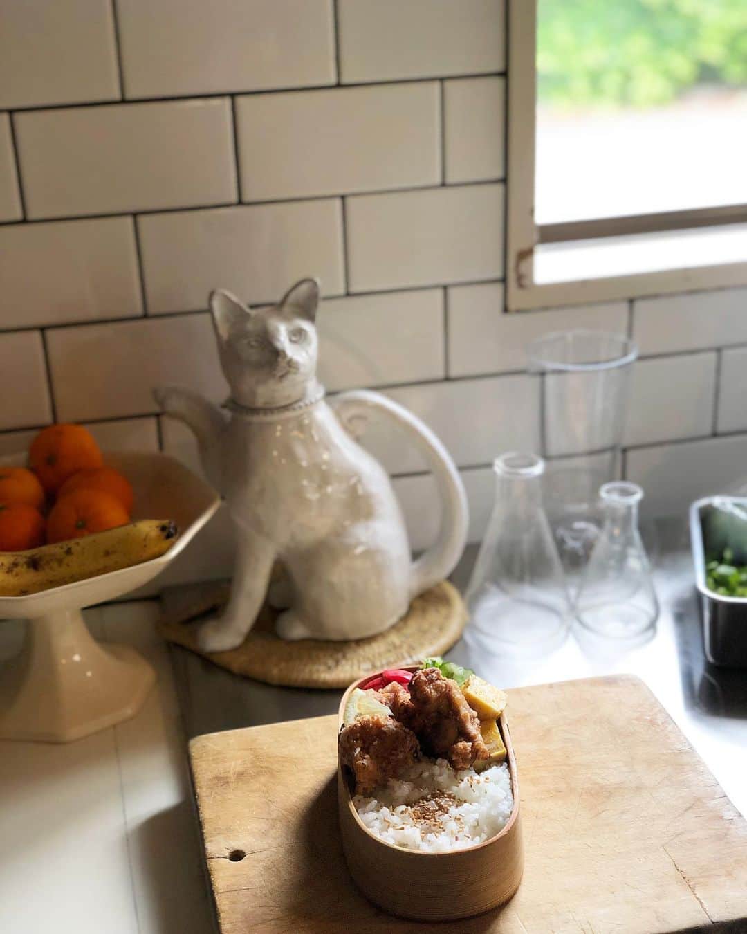 のインスタグラム：「Wed.15 May.2019 はれ 今日の弁当 唐揚げ大盛り 唐揚げよりポットが目立つ ただならぬ存在感w」