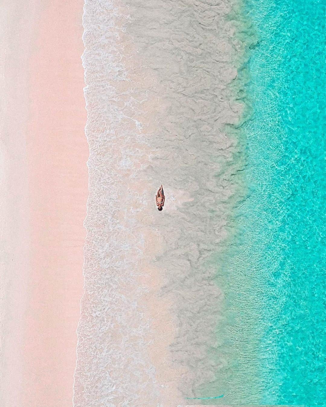 AIR CANADAさんのインスタグラム写真 - (AIR CANADAInstagram)「Did we mention we fly here? ✨ 📸: @coast_to_costans . . ...en passant, ce coin de paradis fait partie de nos destinations✨」5月15日 10時14分 - aircanada
