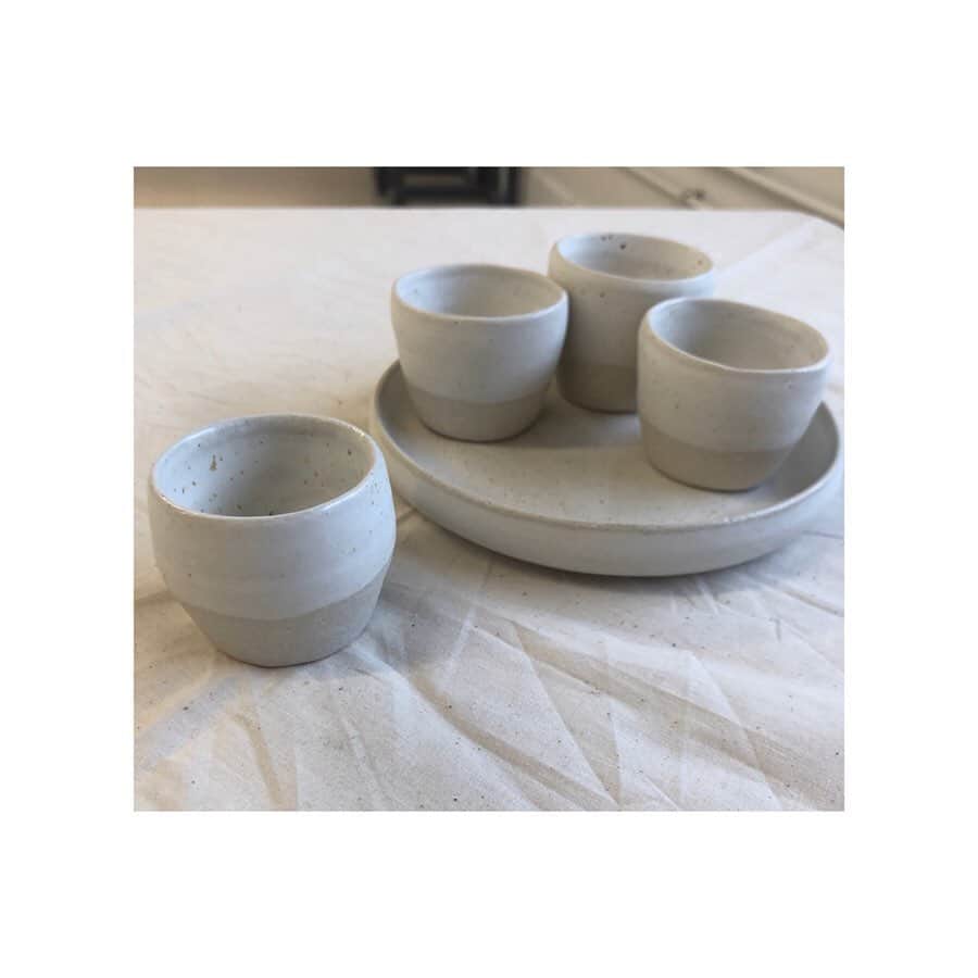 モニカ・ヤガチャクさんのインスタグラム写真 - (モニカ・ヤガチャクInstagram)「If you know me, expect to see these again on your birthday, wrapped. 😅 #ceramics #pottery #crafttherapy #IactuallyWentToSchoolForThis」5月15日 10時26分 - jacmonika