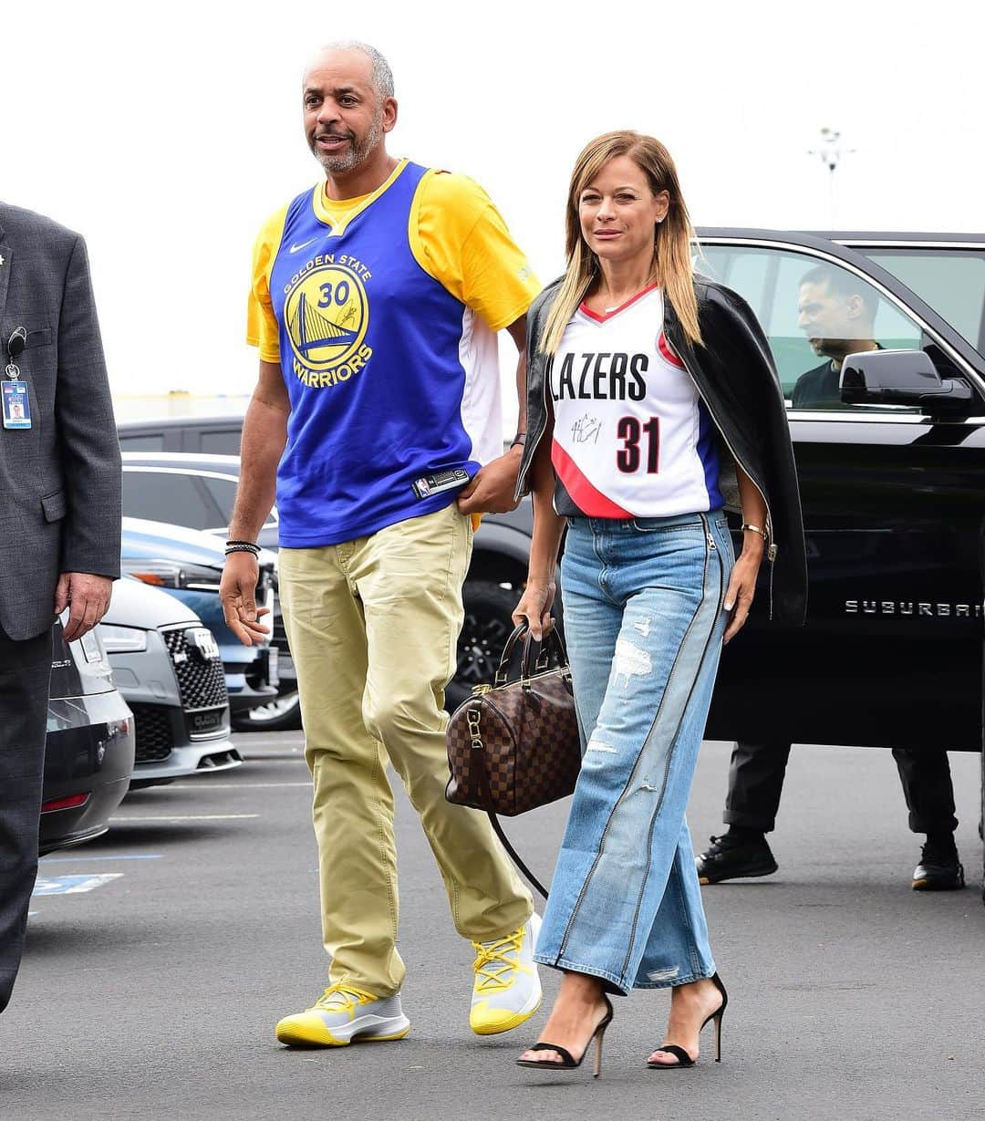 NBAさんのインスタグラム写真 - (NBAInstagram)「Dell & Sonya Curry arrive for tonight’s Western Conference Finals opener!」5月15日 10時28分 - nba