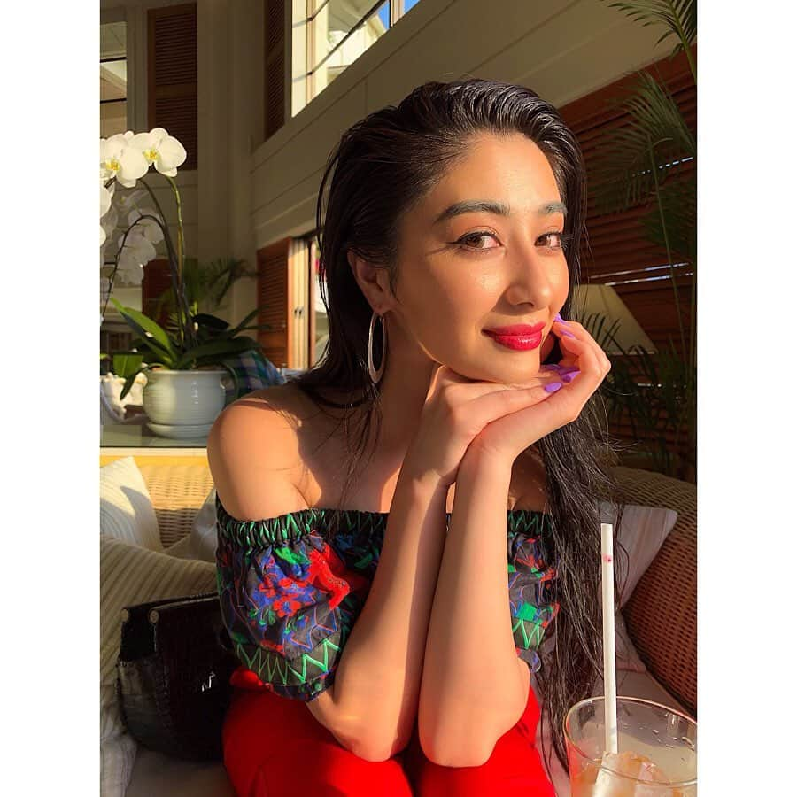 河内セリアさんのインスタグラム写真 - (河内セリアInstagram)「赤リップ今回はウエットヘアに 合わせたかったから口紅じゃなくて  @inic_official のリップティントにした❤️ グロスだと薄いけどティントだと しっかり色づくし落ちないから💯 ほかの色もgetしようかな💄」5月15日 10時39分 - seriakawachi