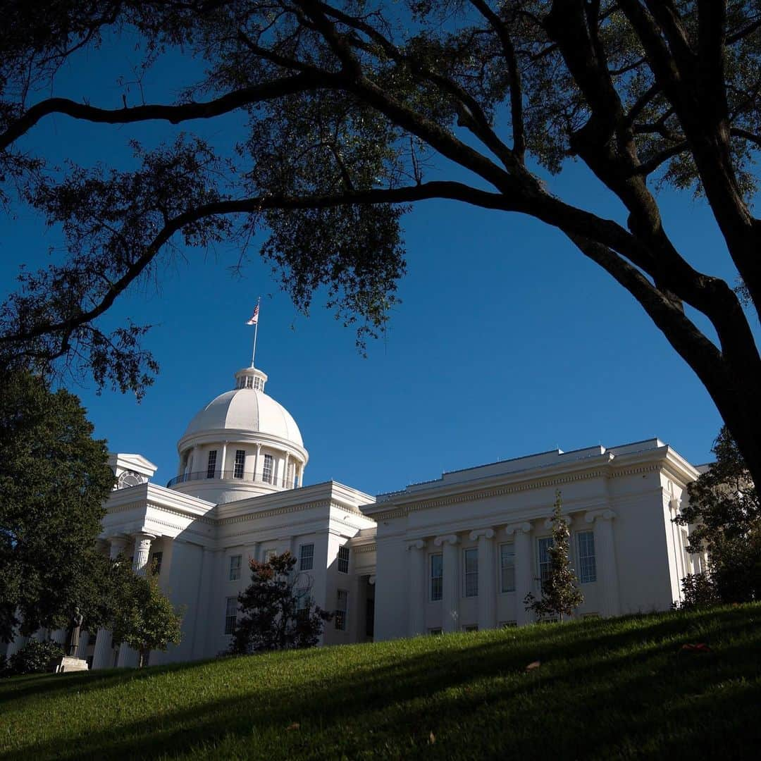 NBC Newsさんのインスタグラム写真 - (NBC NewsInstagram)「BREAKING: Alabama legislature passes near total abortion ban in a direct challenge to Roe v. Wade; bill moves to governor's desk. Click the link in our bio for more. . 📷 @drewangerer / @gettyimages」5月15日 10時59分 - nbcnews