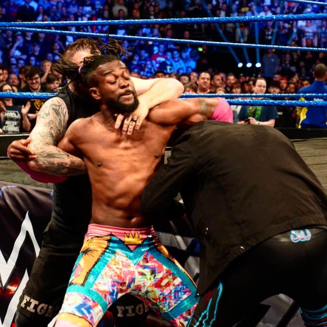 WWEさんのインスタグラム写真 - (WWEInstagram)「@thetruekofi defends against a sneak attack from #KevinOwens and @samizayn with a little help from @xavierwoodsphd! Tensions are heating up heading into #MITB this Sunday!  #SDLive」5月15日 11時02分 - wwe