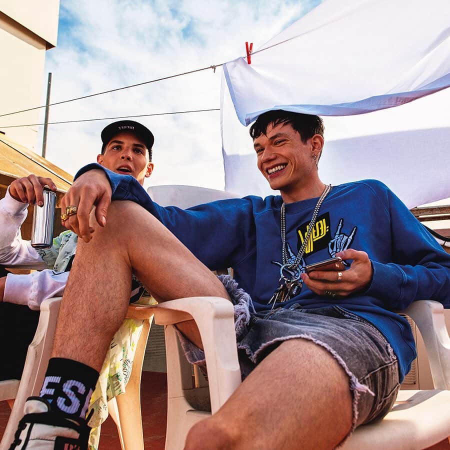 ディーゼルのインスタグラム：「Good friends or great denim? Guess who’ll never leave . . Denim Shorts “D-KORT” Sweater “S-RODD” . . @j.felipe.v @gerardalbajar」