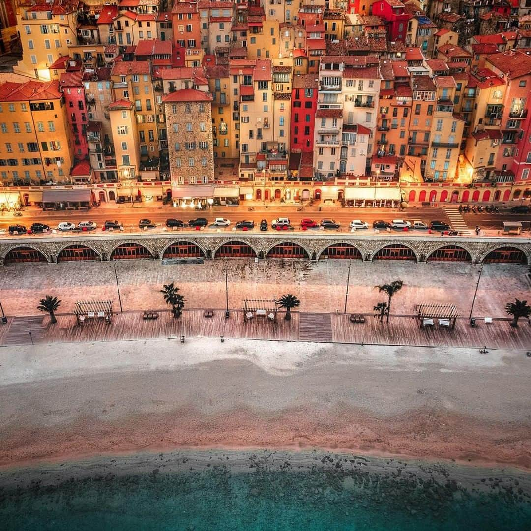 エールフランスさんのインスタグラム写真 - (エールフランスInstagram)「Did you know? The city of Menton became the first “City of art and history” on the French Riviera in 1991. Le saviez-vous ? La ville de Menton est devenue la première "Ville d'art et d'histoire" de la Côte d'Azur en 1991. 📸 Merci @victor.esteves  #AirFrance #Franceisintheair  #travel #france #menton」5月15日 22時01分 - airfrance