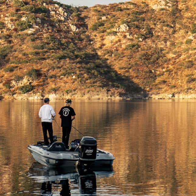 Electric_Fishingさんのインスタグラム写真 - (Electric_FishingInstagram)「Golden hour.  #ElectricSunglasses #PolarizedSunglasses #StyleThatPerforms #ElectricFishing」5月15日 21時56分 - electric_fishing