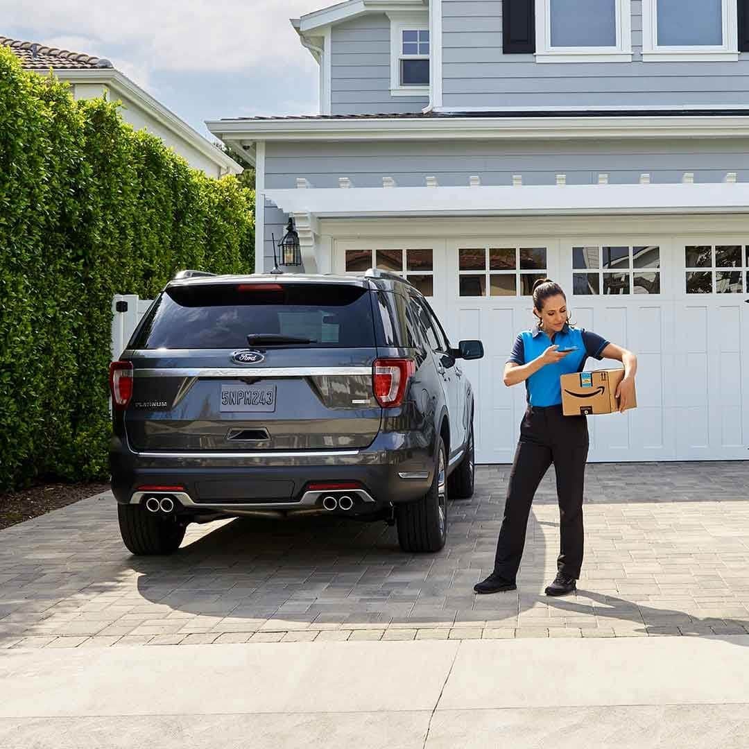 Amazonさんのインスタグラム写真 - (AmazonInstagram)「Ford is going further with @keybyamazon. Now, Prime Members who own eligible Ford & Lincoln vehicles can download the Key app and enjoy free in-car deliveries. Learn more here.  https://amzn.to/2W6M1xi」5月15日 22時00分 - amazon