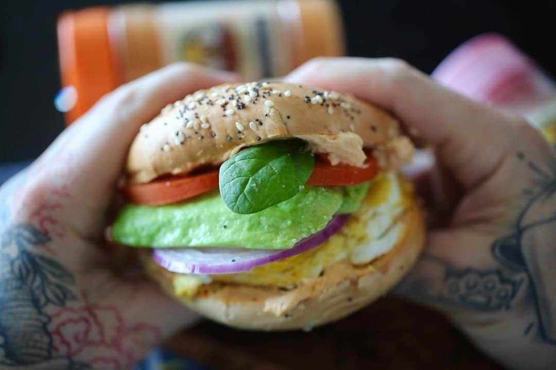 Flavorgod Seasoningsさんのインスタグラム写真 - (Flavorgod SeasoningsInstagram)「My Buffalo Breakfast Bagel⠀ -⠀ Made with ✴️BUFFALO SEASONING✴️⠀ My Seasonings are Available here ⬇️⠀ Click the link in the bio -> @flavorGod⠀ or visit website: www.flavorgod.com⠀ -⠀ The recipe below is for homemade cream cheese!⠀ -⠀ Bagel also has:⠀ Eggs⠀ Red Onion⠀ Spinach⠀ Avocado⠀ Tomato⠀ -⠀ INGREDIENTS:⠀ ▪️4 cups - whole milk (full fat, not low fat)⠀ ▪️3 tablespoons - lemon juice⠀ ▪️1-teaspoon - Flavorgod Himalayan pink salt & pepper⠀ ▪️2-tablespoons - Flavorgod buffalo seasoning⠀ -⠀ DIRECTIONS:⠀ ▪️In a heavy bottomed saucepan, heat milk on medium / high. Stirring constantly until it comes to a rolling simmer.⠀ ▪️Reduce the heat to medium. Add the lemon juice 1 tablespoon at a time, in 1 minute intervals. Continue stirring constantly.⠀ ▪️Continue cooking until the mixture curdles. Stir constantly till the mixture has separated completely, this should take just a few minutes. Once there are thick curdles on top. Remove from the heat. This should happen within a few minutes.⠀ ▪️Over a strainer lay cheesecloth over a large bowl. Pour the curd mix into the cheesecloth. Let it strain and cool for about 10 minutes.⠀ ▪️Transfer curds to a food processor and process until curds have come together and are totally smooth and creamy.⠀ ▪️Add Flavorgod pink salt&pepper and Flavorgod Buffalo⠀ Seasoning to cream cheese.⠀ -⠀ NOTE: This cream cheese must be stored in the fridge and can last anywhere between 1-2 weeks.⠀ -⠀ #food #foodie #flavorgod #seasonings #foodporn #mealprep⠀ #kosher」5月15日 22時00分 - flavorgod