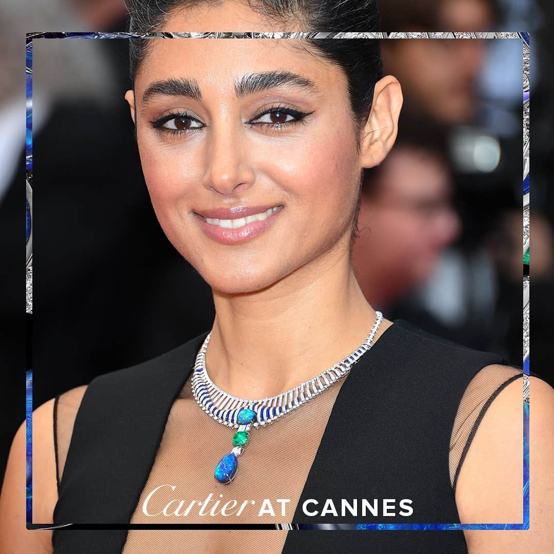 カルティエさんのインスタグラム写真 - (カルティエInstagram)「#golshiftehfarahani radiates at the Cannes Film Festival opening ceremony wearing a necklace from the new #CartierHighJewelry collection: Magnitude. In a color palette that has been emblematic of the Maison for over a century, lapis lazuli blue and emerald green fuse in the heart of the opal to play with the eye. #CartierMagnitude #Cannes2019」5月15日 22時00分 - cartier