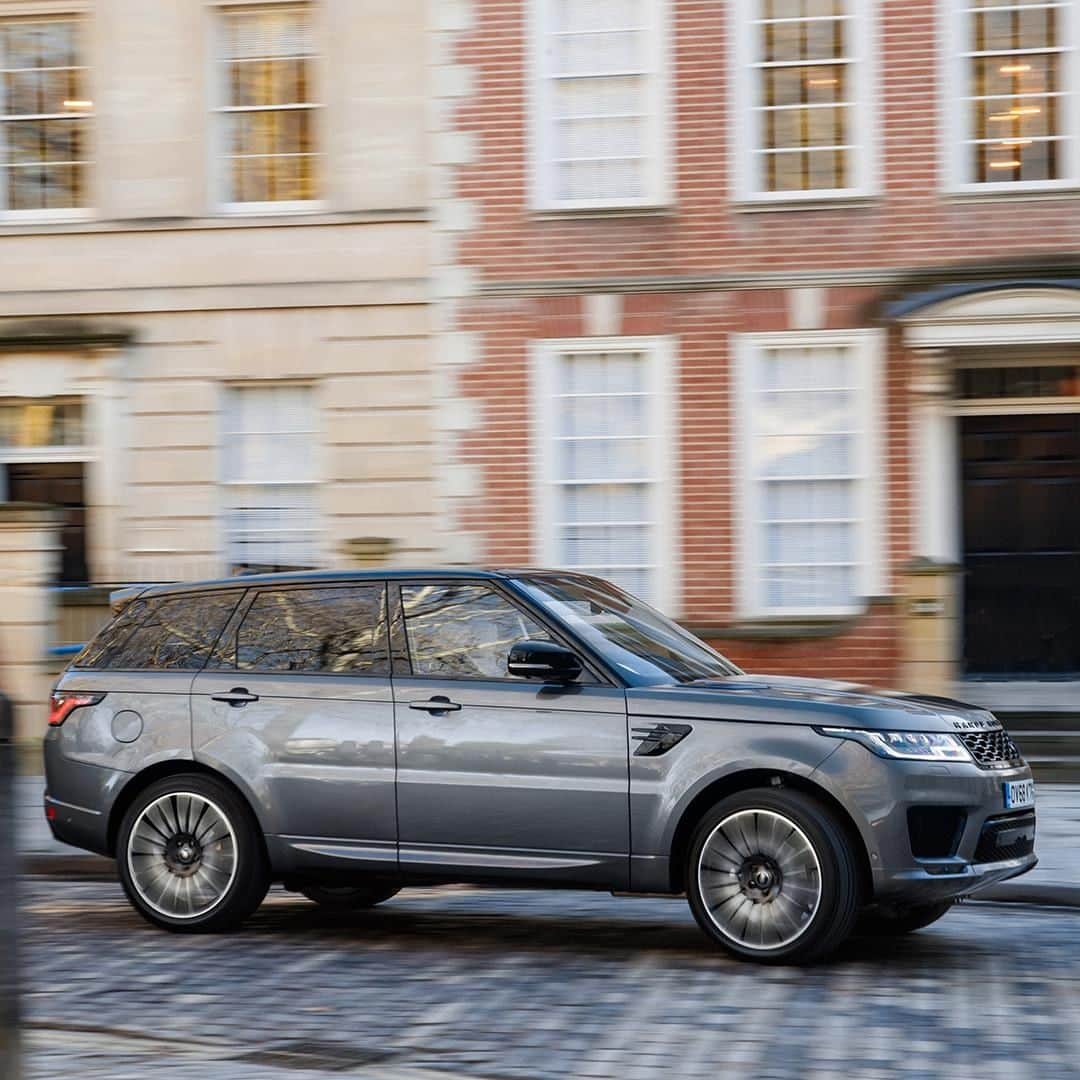 Land Roverさんのインスタグラム写真 - (Land RoverInstagram)「Experience the power of exhilaration at every corner with the #RangeRoverSport.  #LandRover #SUV #4x4 #Adventure #Carsofinstagram #Instacar #Design#CarLifestyle #LandRover #Cars #Car #RangeRover #Technology #Hybrid #Electric #MHEV」5月15日 20時30分 - landrover