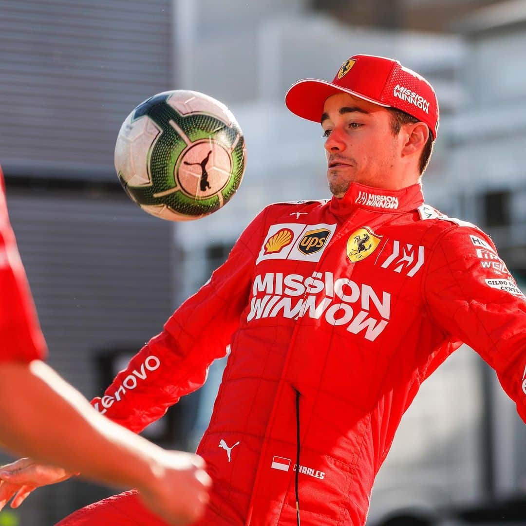 F1さんのインスタグラム写真 - (F1Instagram)「Charles Leclerc = good at taking corners, not so good at heading in that hat ⚽️😉 .  #F1 #Formula1 #F1Testing #Barcelona #Spain #CharlesLeclerc #Leclerc @scuderiaferrari @charles_leclerc #Ferrari」5月15日 21時05分 - f1