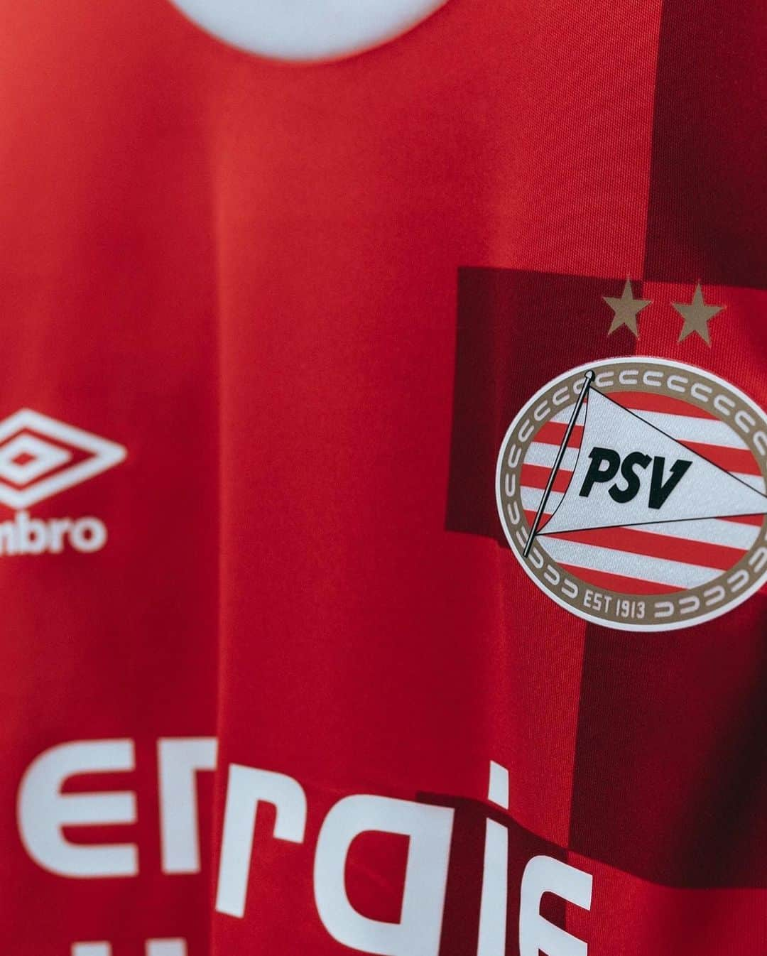 PSVアイントホーフェンさんのインスタグラム写真 - (PSVアイントホーフェンInstagram)「Our kit tonight! ❤️ or 💔? #PSVHER」5月15日 21時18分 - psv