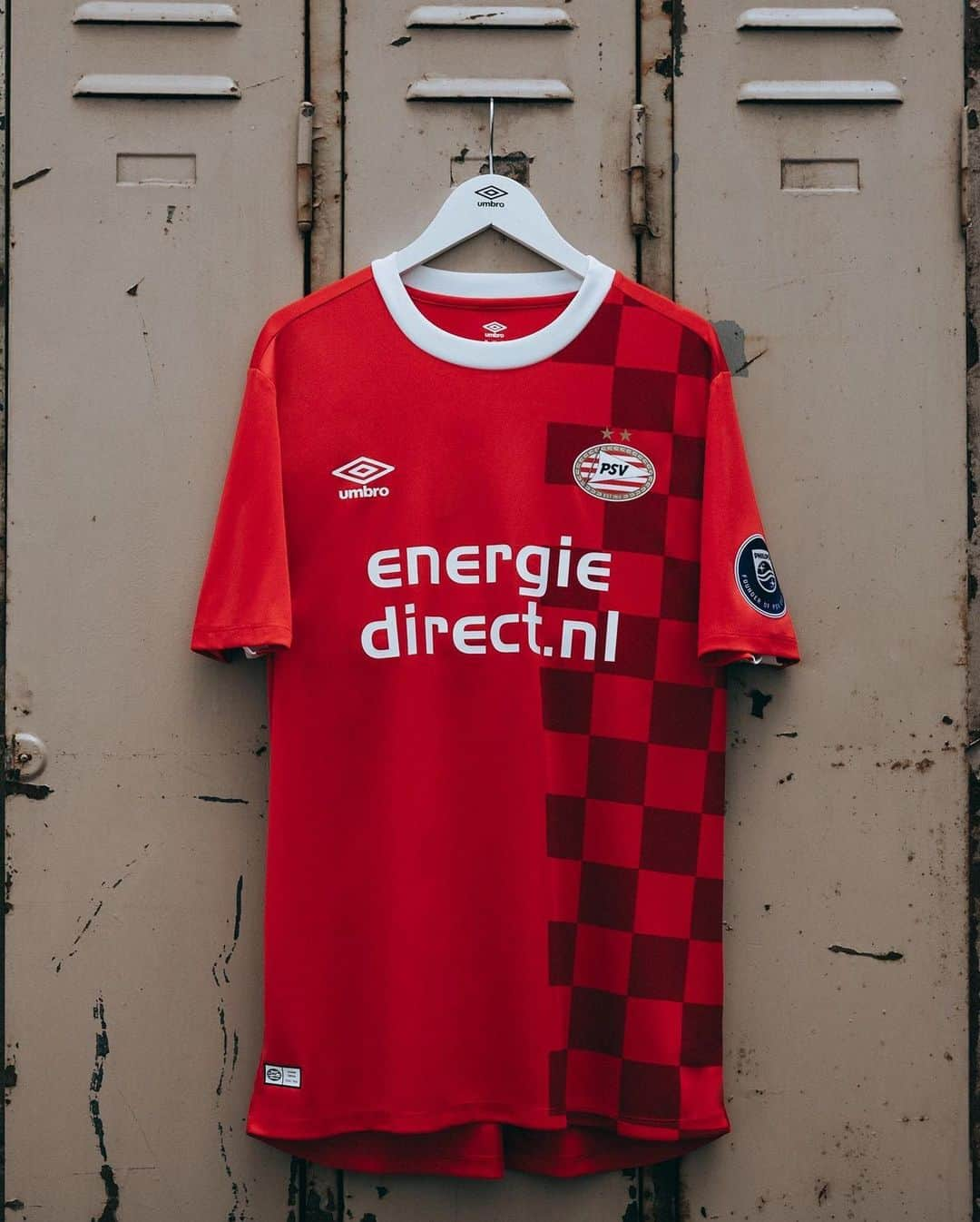 PSVアイントホーフェンさんのインスタグラム写真 - (PSVアイントホーフェンInstagram)「Our kit tonight! ❤️ or 💔? #PSVHER」5月15日 21時18分 - psv