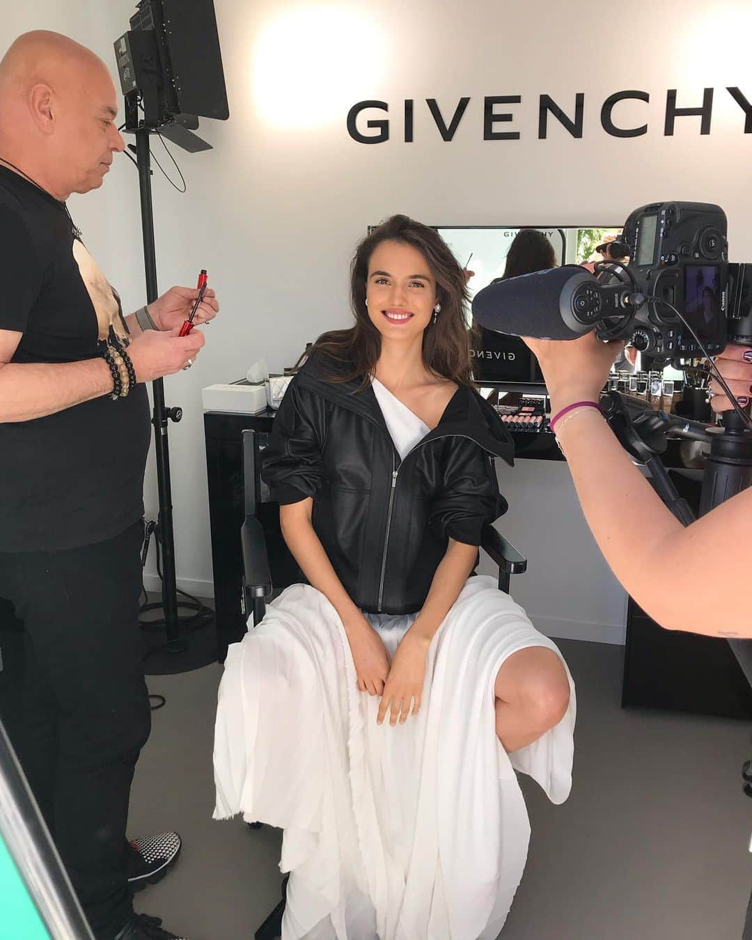 ブランカ・パディラさんのインスタグラム写真 - (ブランカ・パディラInstagram)「Cannes Day 2 @givenchybeauty 🖤」5月15日 21時35分 - blancapadilla