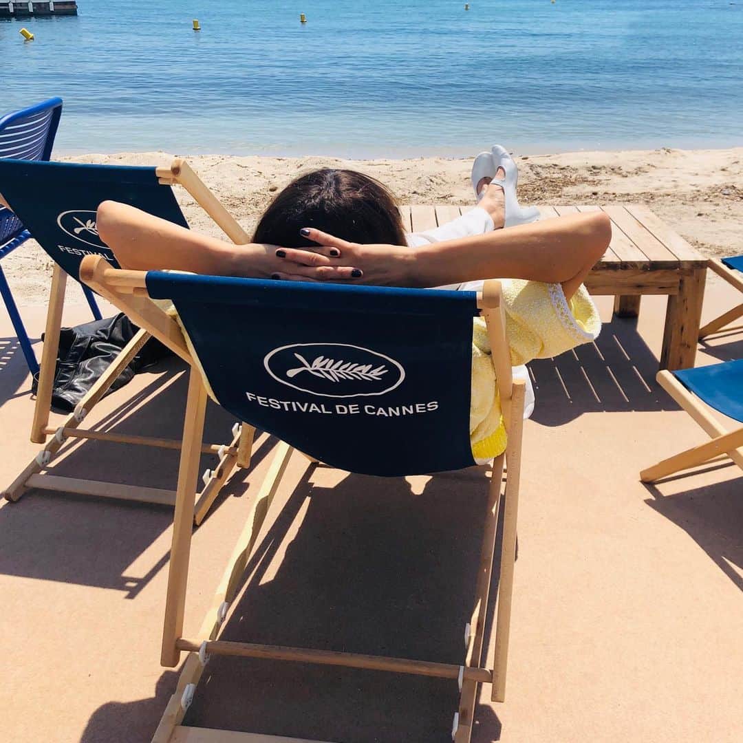 カロリーヌ・ド・メグレのインスタグラム：「😎」