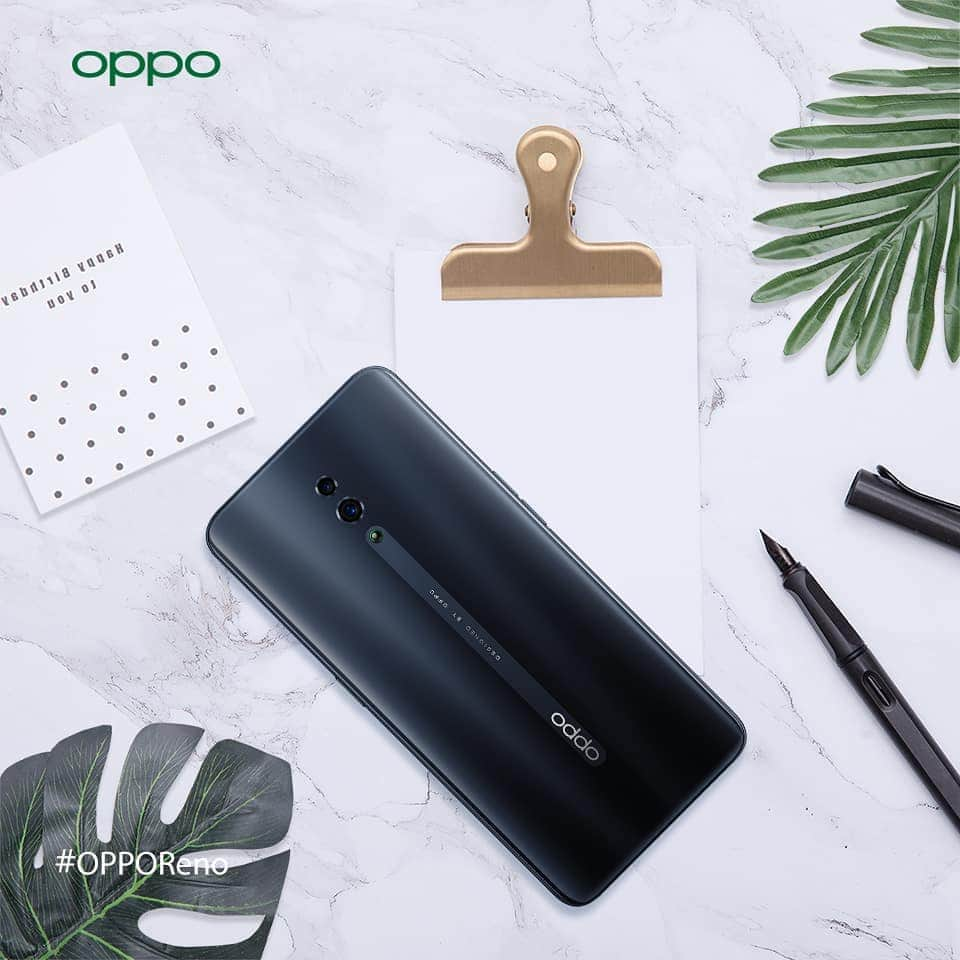 OPPOさんのインスタグラム写真 - (OPPOInstagram)「- 簡約的OPPO Reno極夜黑，搭配一體無瑕的機身，勾勒出深邃又神秘的氣息，在光線的照射下，更有如玉石一般的光澤與質感。 ⠀⠀⠀⠀ ⠀⠀⠀ 最近聽到越來越多O粉在討論#極夜黑 你也喜歡這個顏色嗎？舉手讓O編知道🙋‍♂ ⠀⠀ ⠀⠀⠀⠀ #OPPOReno #極夜黑」5月15日 13時05分 - oppo_taiwan