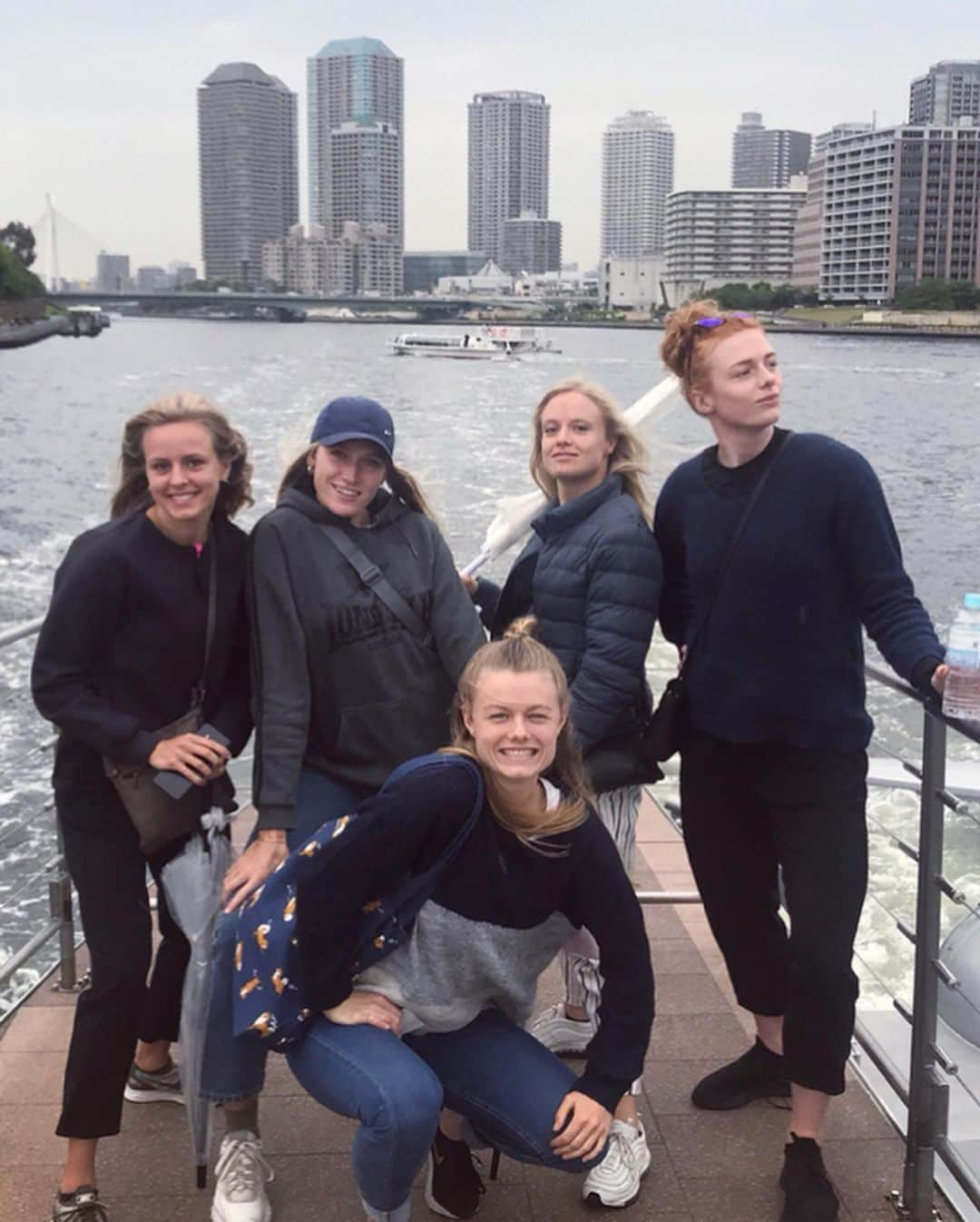 マチルドU・クラマーさんのインスタグラム写真 - (マチルドU・クラマーInstagram)「Happy tourists in Tokyo 🇯🇵🏮🎏 . . . . #tourists #tokyo #japan #daysoff #celebrating #thedanishrelayteam #relaygang #fasterasone #relay #sprint #track #tracknation #athlete #runner」5月15日 13時15分 - mathildeukramer