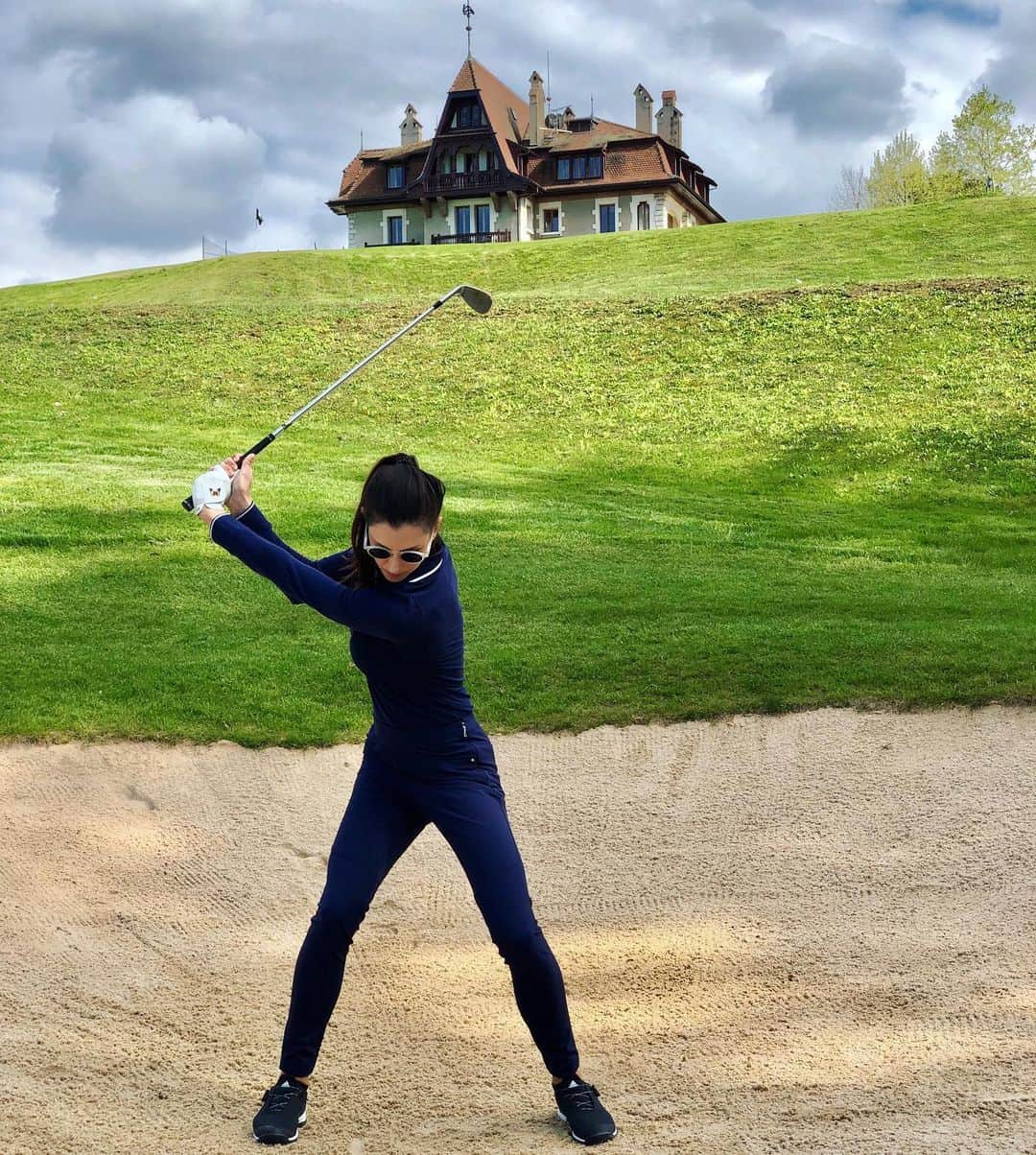 マリア・ベルチェノワさんのインスタグラム写真 - (マリア・ベルチェノワInstagram)「Time to play golf 🏌️‍♀️ @evianchamp @evian_resort @ralphlauren」5月15日 13時56分 - mariaverchenova