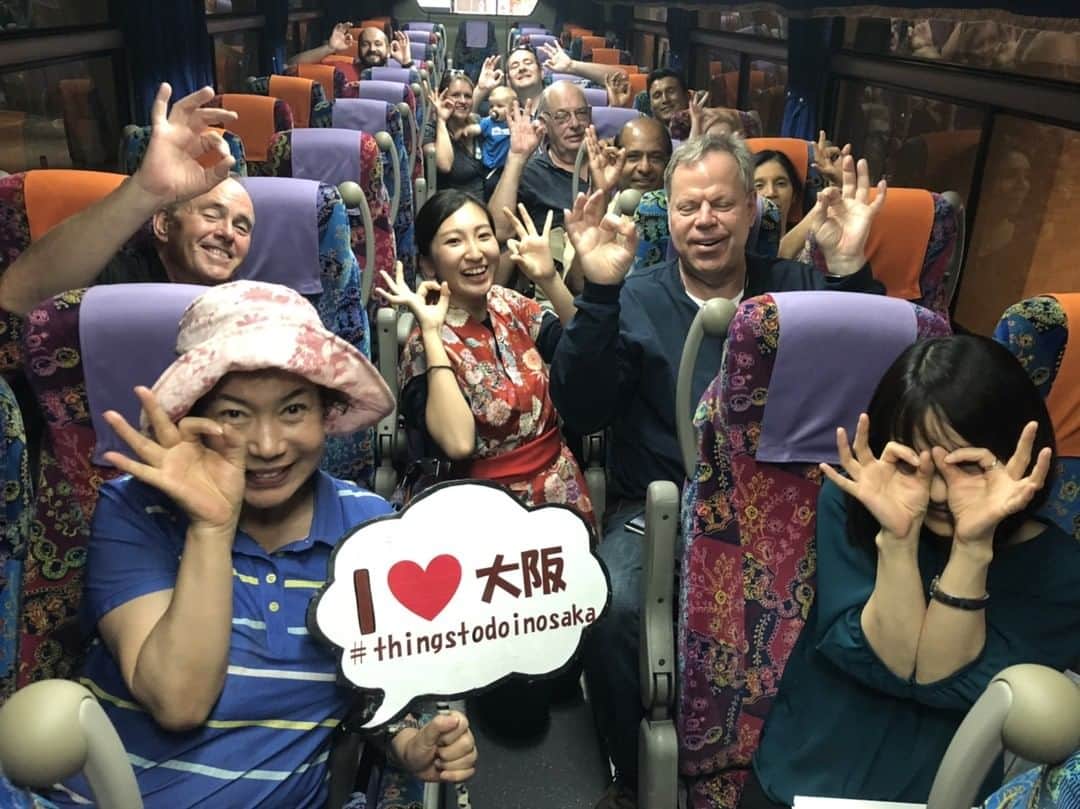 のインスタグラム：「#Sightseeing in #Osaka with #OsakaWonderLoopBus! Come join us and see the city from the streets! https://wonderloop.jp  #Japan #Kansai #hoponhopoff #opentopbus #loopbus #osakacastle #umeda #shinsaibashi #dotonbori #namba #abeno #shitennoji #nippombashi #sakaisujihonmachi #osakastation」