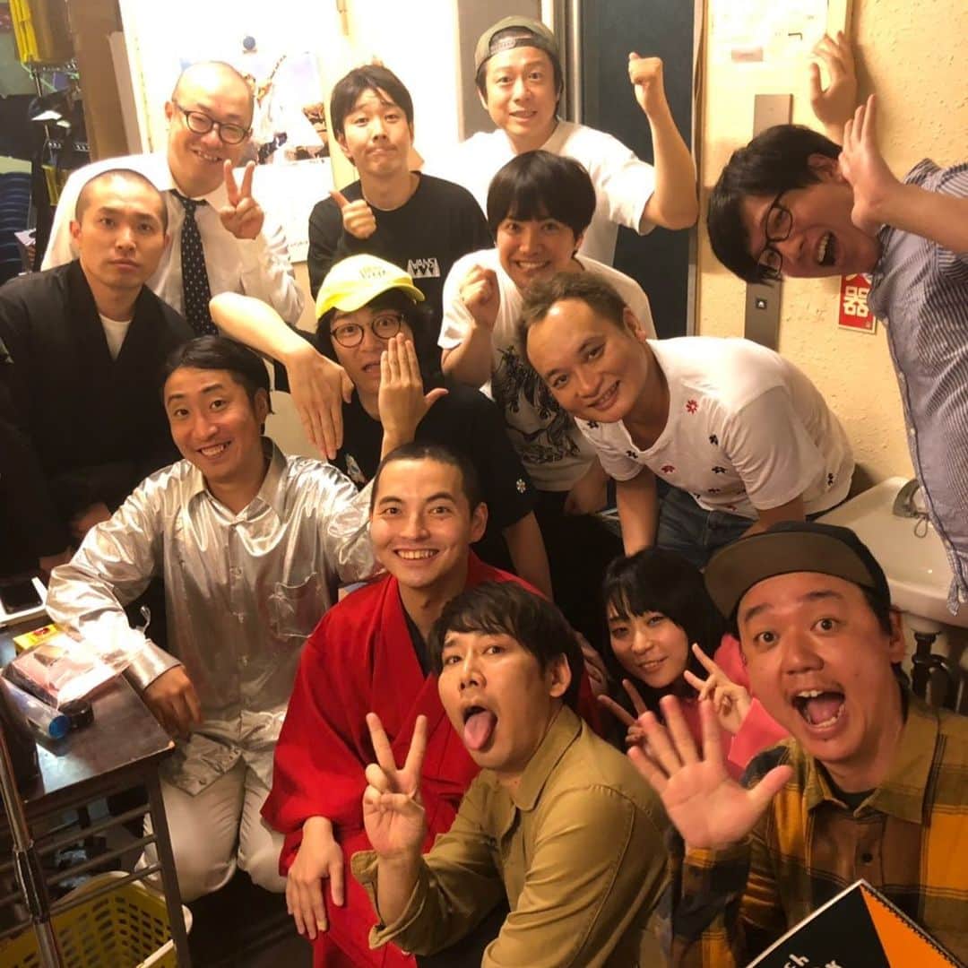 アイアム野田のインスタグラム：「いろいろな久しぶりのメンバーたちとネタライブして企画して楽しかった！ #素敵なコメディショー #ななめ45℃  #三遊亭とむ #ゆってぃ #ラブレターズ #にゃんこスター #ルシファー吉岡 #鬼ヶ島」