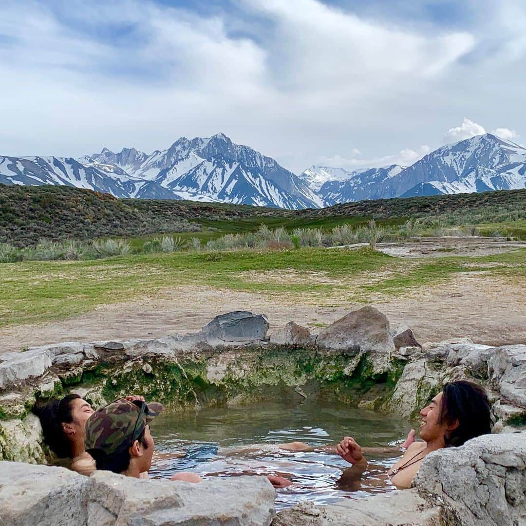 上田ユキエさんのインスタグラム写真 - (上田ユキエInstagram)「Wonderful place. Cool boys. #snowboarder #mammothlife @yuriokubo727 @yutaro38 @o_knsk1997 @ikumiv」5月15日 14時29分 - yukie_ueda