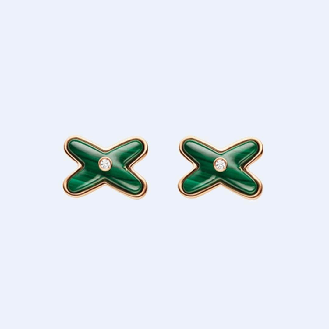 Chaumetさんのインスタグラム写真 - (ChaumetInstagram)「This Spring, our rose gold Jeux de Liens collection welcomes a brand new gemstone, malachite. These earrings boast a malachite links, the Maison's iconic shape that represents a bond that two people share, each topped with a brilliant-cut diamond. Pieces sold individually. #Chaumet #ChaumetLiens #JeuxdeLiens #StoriesofLiens」5月15日 15時00分 - chaumetofficial