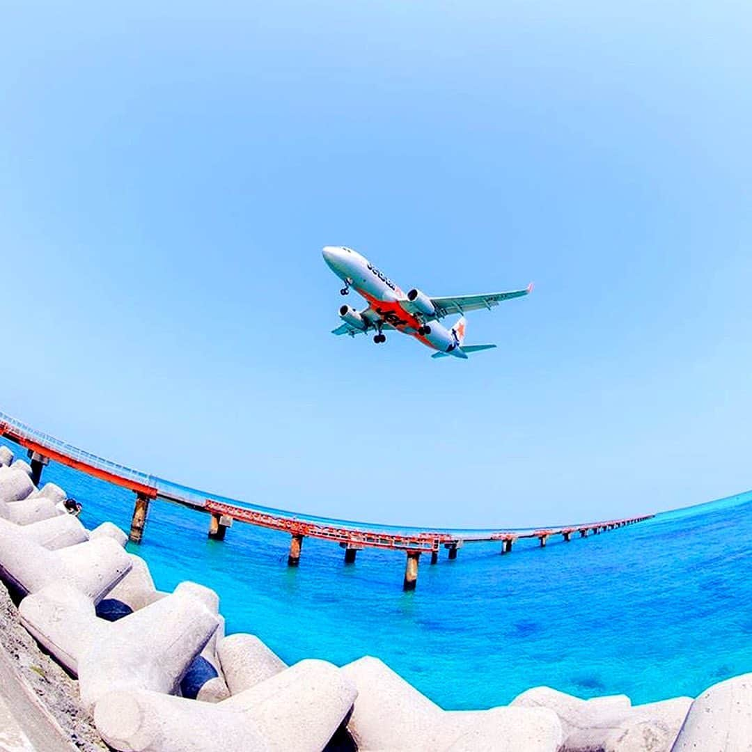 ジェットスター航空さんのインスタグラム写真 - (ジェットスター航空Instagram)「#宮古(下地島)就航記念✈ 女性航空ファン必見✨「ジェットスター・下地島アイランド・フォトセミナー」📸 応募受付スタート‼📥http://bit.ly/shi190515ig ・ プロのカメラマンから撮影テクニックを学べるチャンスでスター♪ 講師は航空写真の第一線で活躍するチャーリィ古庄さん📸 応募は5/29(水)10:00まで🕙 ・ ✈#東京（成田）～宮古(下地島)　片道 ¥6,990〜 運航中 ✈#大阪（関西）～宮古(下地島)　片道 ¥5,990〜 7/3 start ・ #ジェットスター　#jetstar_japan　#jetstar #下地島 #宮古島 #17エンド #17end #ビーチ #下地島空港　#ジェットスター下地島就航 #宮古ブルー　 #旅行 #島旅 #リゾート　#旅　#旅行　#Travel　#LCC　#LCC女子旅　 #飛行機倶楽部 #ジェットスターで下地島 #写真好きと繋がりたい　#カメラ好きと繋がりたい ・ ------------------------------------ 飛行機の写真📷 by @ranunphoto Special thanks⭐ ------------------------------------」5月15日 15時11分 - jetstar_japan