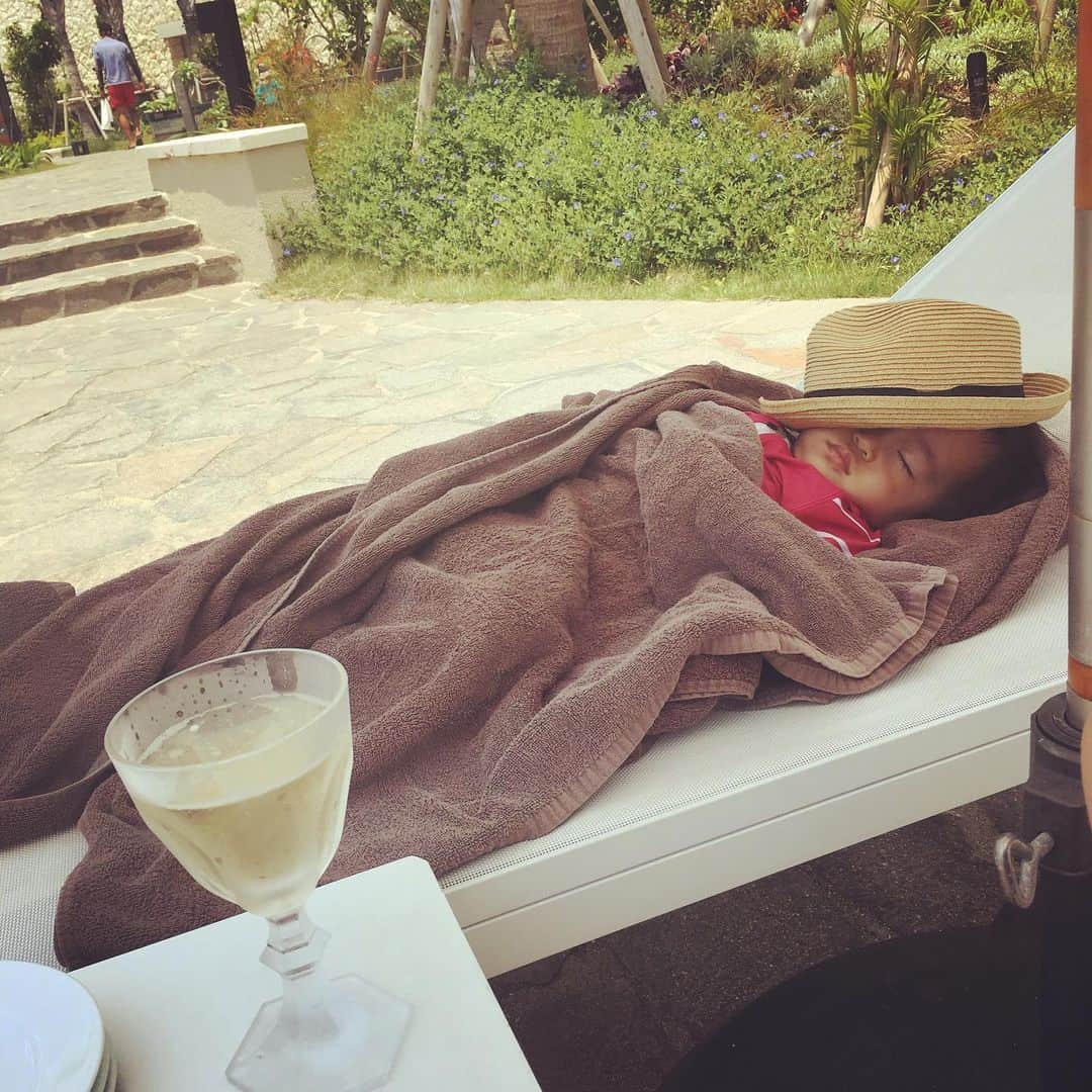 相馬絵美さんのインスタグラム写真 - (相馬絵美Instagram)「沖縄編はこのくらいに。 そして帰ってきて翌日から通常運転。 昨日今日と撮影してます。 明日も撮影。 頑張ります！ #ただいまTOKYO」5月15日 15時24分 - somaemi