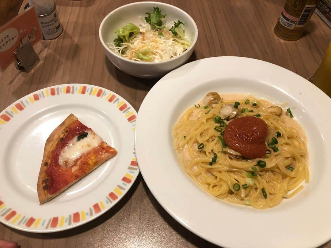 おごせ綾さんのインスタグラム写真 - (おごせ綾Instagram)「#グラッチェ#グラッチェガーデンズ#ピザ#ピザ食べ放題#贅沢な時間 #新潟#新店#おすすめ#ジェラート#food #yummy #yum #foodstagram #foodpic #foodie #foodporn #ぴざ#すかいらーく#foodlovers #instafood #tasty #delicious #japanesefood #eat #マルゲリータ#帆立#明太子#クリームパスタ#サラダ#ドリンクバー」5月15日 16時08分 - ogose0123