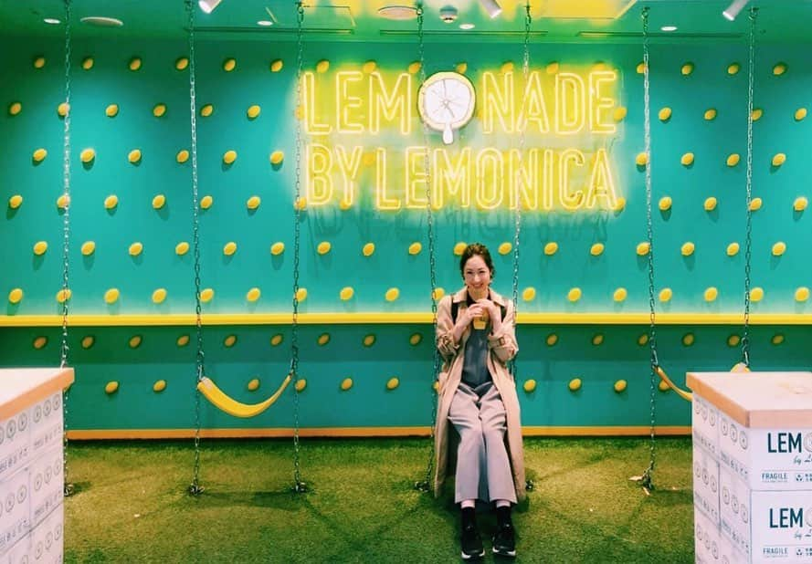 崎本ゆかりさんのインスタグラム写真 - (崎本ゆかりInstagram)「🍋🍋😋🍋 . . #lemonadebylemonica#lemonade#juice#yum#swing#lemon#lemonica#shibuya#tokyo#memories #レモニカ#レモネード#ジュース#生搾り#ビタミン摂取#レモン好き#ブランコ#美味しかった#また行く#🍋#🥤#😋」5月15日 16時25分 - yukariiiin5