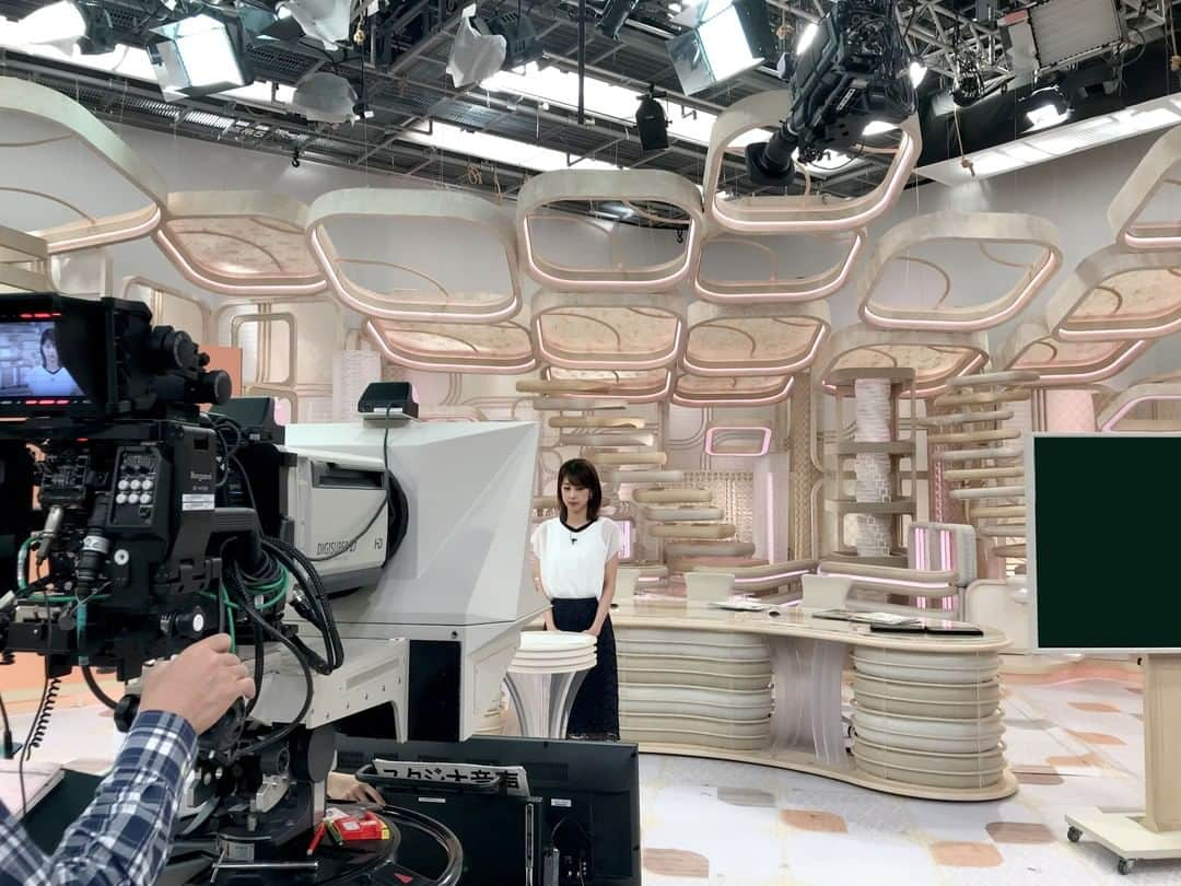 フジテレビ「プライムニュース イブニング」さんのインスタグラム写真 - (フジテレビ「プライムニュース イブニング」Instagram)「きょうの「Live News it!」は…⠀ ⠀ ●公園に車…園児かばい保育士骨折⠀ ●激しい黒煙…廃材置き場で大火災⠀ ● #中尾彬 ＆志乃夫妻「あーん」終活は?⠀ ● #フードコート 新時代!TOP5大調査⠀ ⠀ このあと午後4時50分からぜひご覧ください!⠀ ⠀ #ライブニュースイット⠀ ⠀ #加藤綾子 @ayako_kato.official　⠀ #風間晋⠀ #木村拓也 @takuya.kimura0801⠀ ⠀ #酒井千佳 #フジテレビ #アナウンサー⠀ ⠀ #池波志乃 #東幹久 #デヴィ夫人 #サザエさん⠀ ⠀ 公式HP：https://www.fujitv.co.jp/livenews_it/」5月15日 16時32分 - livenews_it