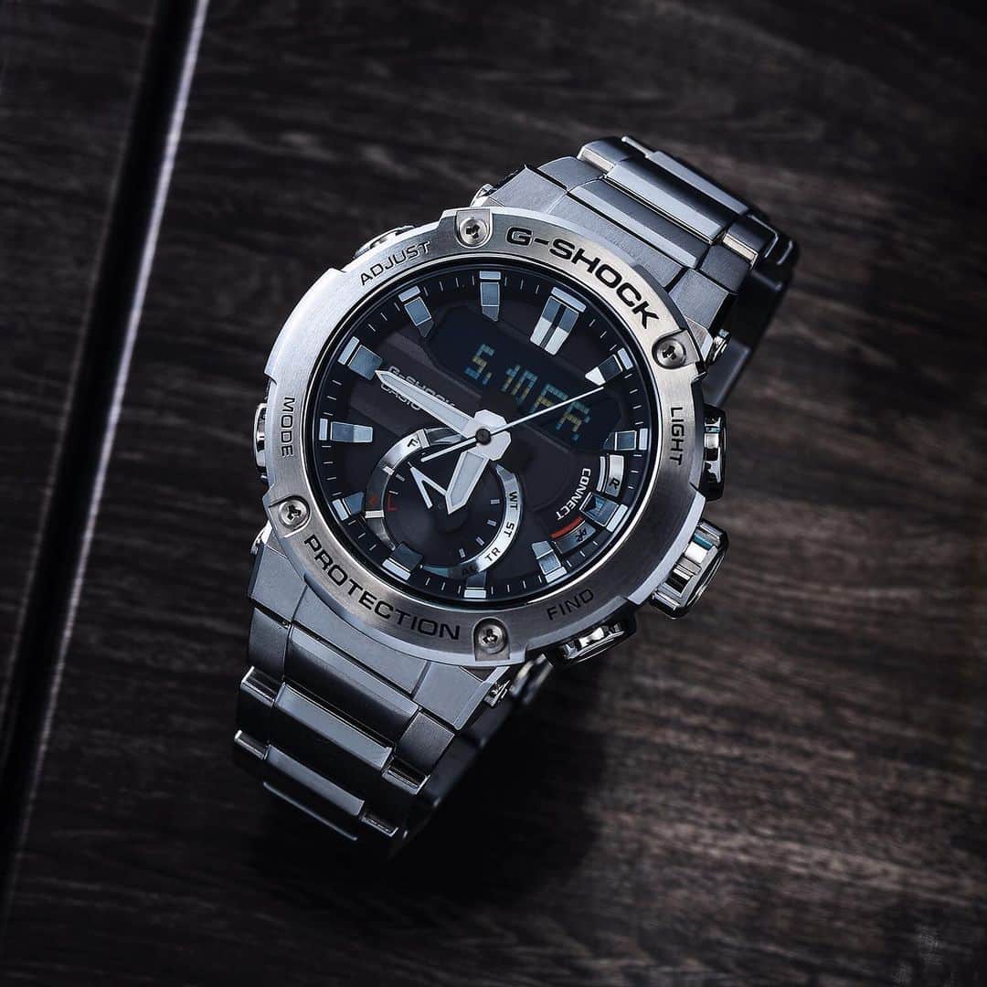 G-SHOCKさんのインスタグラム写真 - (G-SHOCKInstagram)「G-STEEL  新たな耐衝撃構造として「カーボンコアガード構造」を採用したG-STEEL。GST-B100シリーズからの小型化を図り、ダイナミックなワイドフェイスでありながら、着用感を向上しています。  Here comes a new G-STEEL model that boasts a new shock resistant “CARBON CORE GUARD” structure. The small case of the GST-B100 series provides a comfortable fit, even though the watch is equipped with a wide face.  GST-B200D-1AJF  #g_shock #g_steel #gstb200 #carboncoreguard #chronograph #watchoftheday」5月15日 16時51分 - gshock_jp