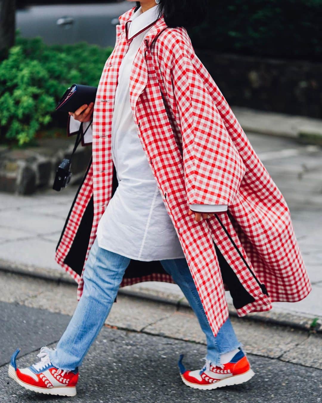 Fashionsnap.comさんのインスタグラム写真 - (Fashionsnap.comInstagram)「【#スナップ_fs】 Name Choi Leeyeon  Coat #BALENCIAGA Shirt #CELINE Pants #VETEMENTS Shoes #LOEWE  #fashionsnap #fashionsnap_women」5月15日 17時02分 - fashionsnapcom