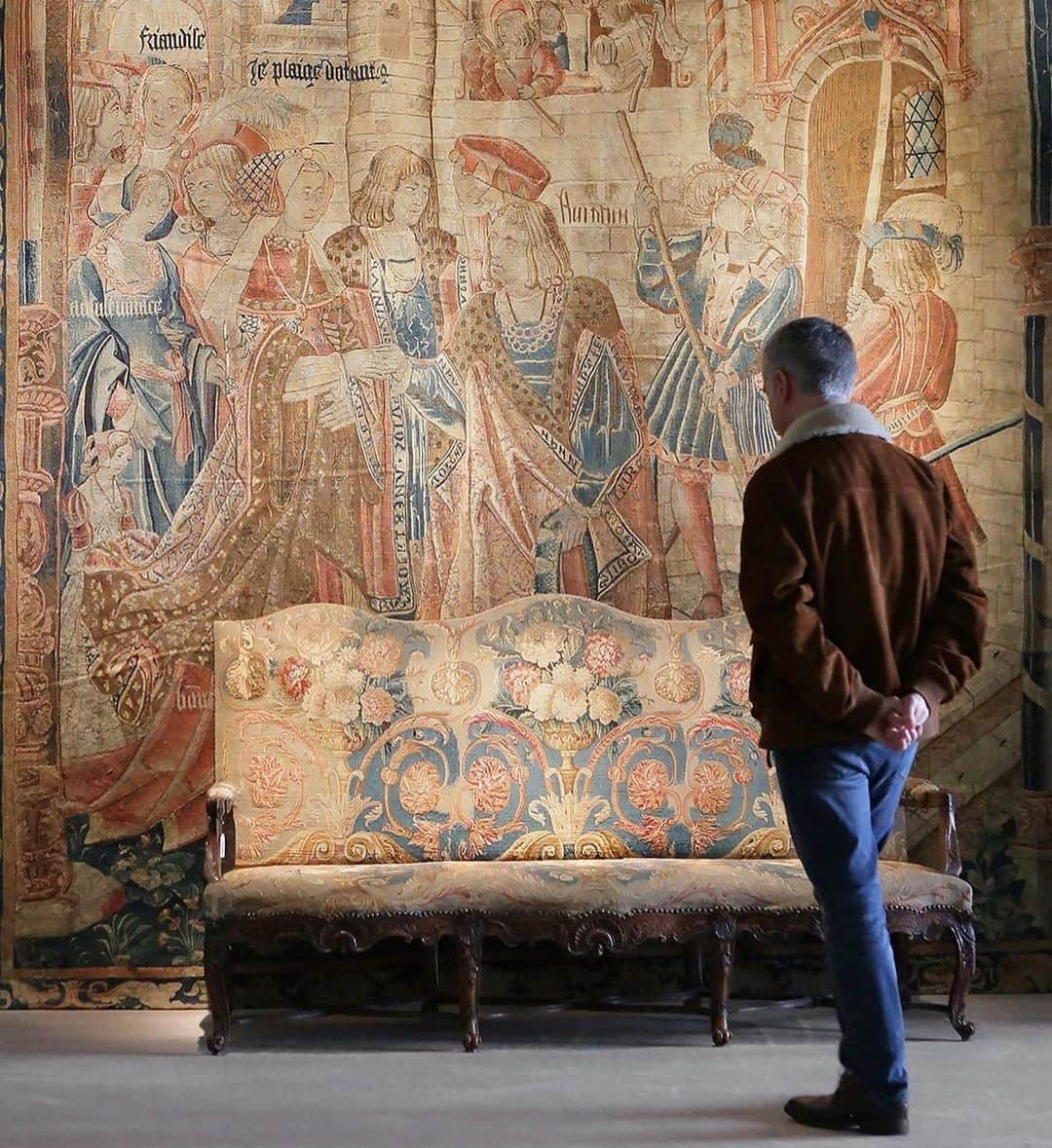 サザビーズさんのインスタグラム写真 - (サザビーズInstagram)「How many mystical animals can you spot in these rare and rich #tapestries?  The #Château de Martinvast, a Norman #architectural symbol of the #Gothic Revival, was the home of #aesthete banker Baron de Schickler. When it came to decorating, he turned to amassing #medieval tapestries of the highest quality, acquiring #Flemish pieces from the Golden Age of the #woven arts around 1500-1520.  On view in our #Paris galleries until 6pm today, ahead of tomorrow’s #auction!  #SothebysParis #LivingWithArt #Interiors #InteriorDesign #MedievalTapestry #MedievalTapestries #Tapestry #Textiles #SothebysCollections」5月15日 17時31分 - sothebys