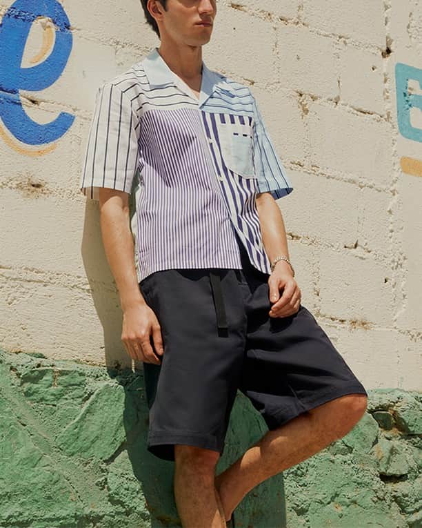 MR PORTERのインスタグラム：「Does this count as shorts weather? ⠀ -⁣⠀ 🛒 Maison Margiela Camp-Collar Shirt (1095864) and Dries Van Noten Shorts (1105472) available now via the link in bio. #MRPORTER」