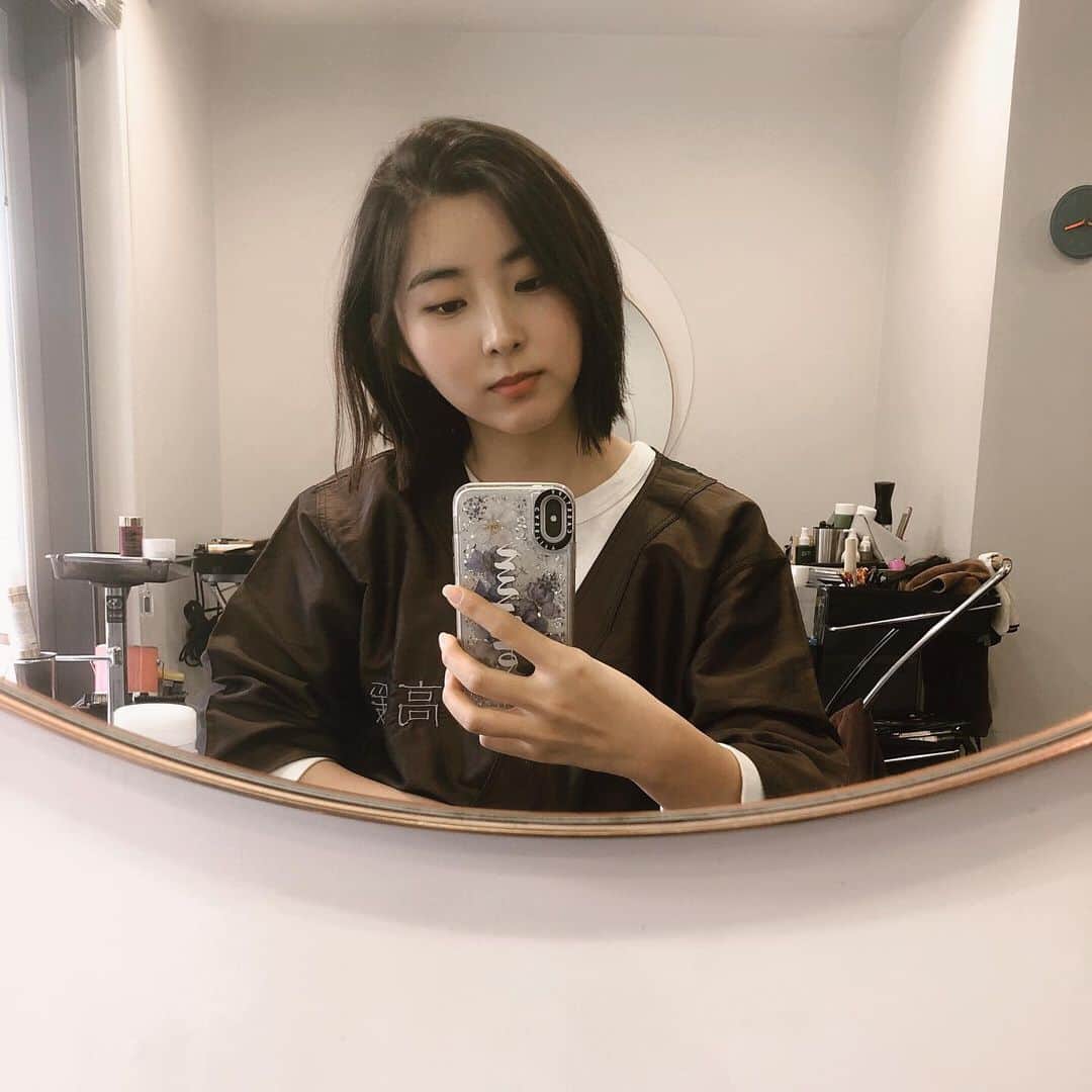 ソヒョン さんのインスタグラム写真 - (ソヒョン Instagram)「약 8년만의 단발머리 ✌️👩🏻‍💼」5月15日 17時30分 - kkwonsso_94