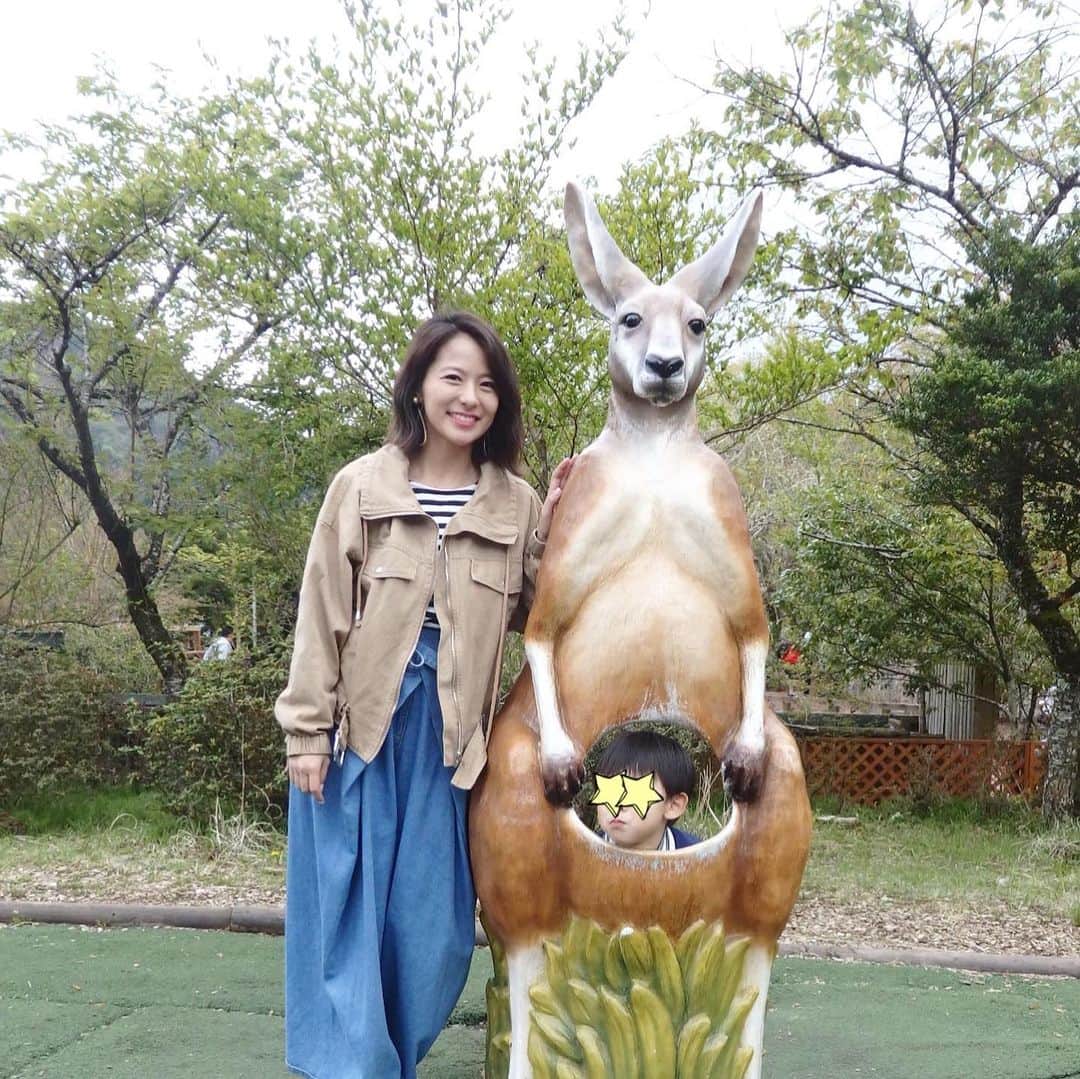神戸蘭子さんのインスタグラム写真 - (神戸蘭子Instagram)「動物ブームの息子と🦓  #富士サファリパーク #ライオン #ふれあい体験  #家族でお出かけ #ママライフ」5月15日 17時49分 - ranran0414