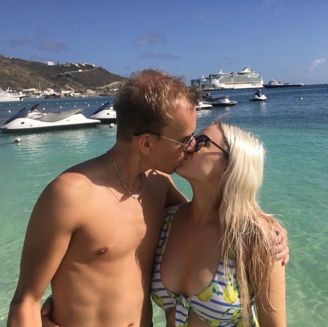 アンドレイ・ロゴジンのインスタグラム：「Few weeks ago my lady came to cruise with me 🛳⚓️ ... some good times 😎 miss u already! ❤️」